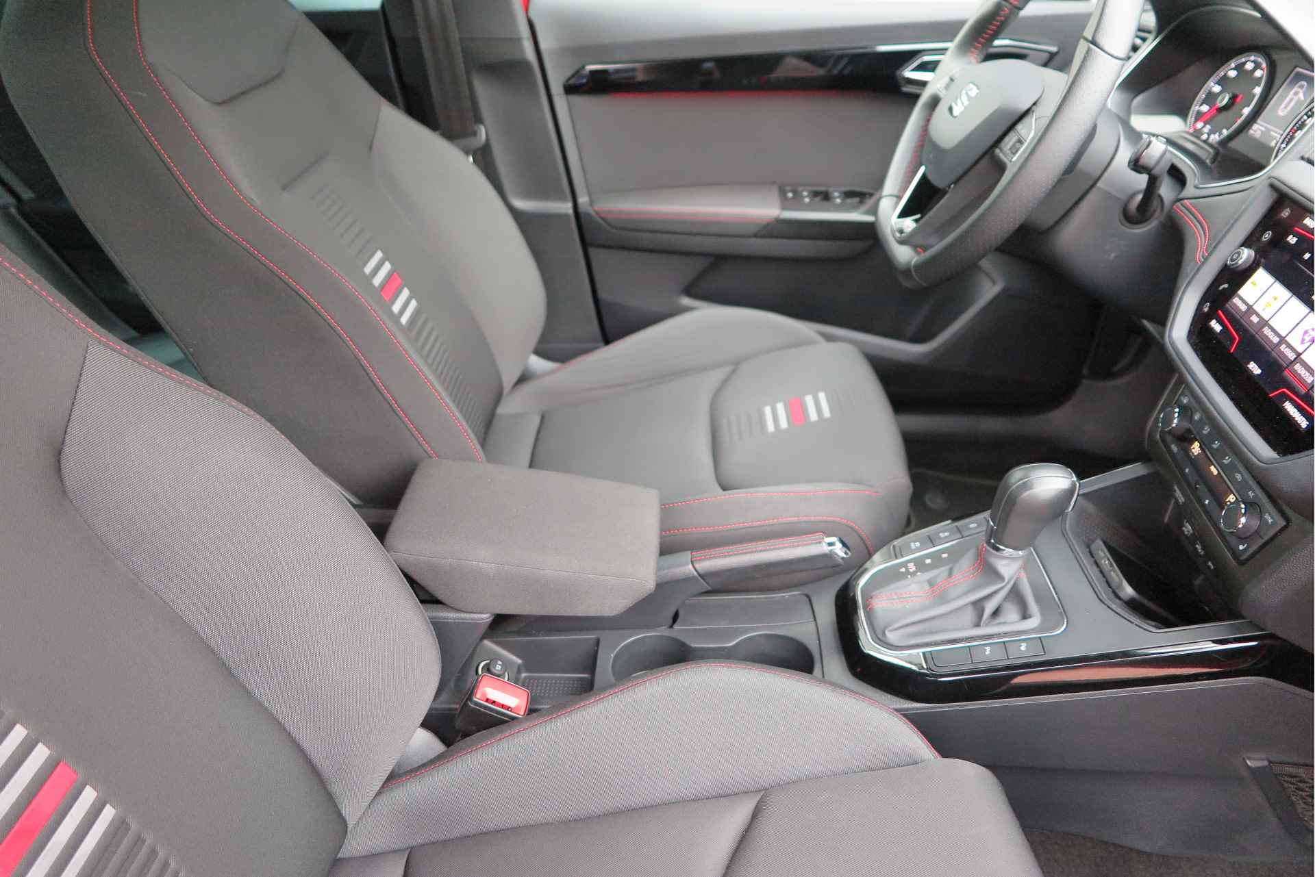 SEAT Arona 1.0 TSI FR Business Intense 85KW 116PK DSG LED, PDC, Adaptive cruise, Blind spot, Stoelverwarming, Navi, Carplay , Draadloos telefoon laden, Buitenspiegels inklapbaar,Trekhaak,etc - 36/91