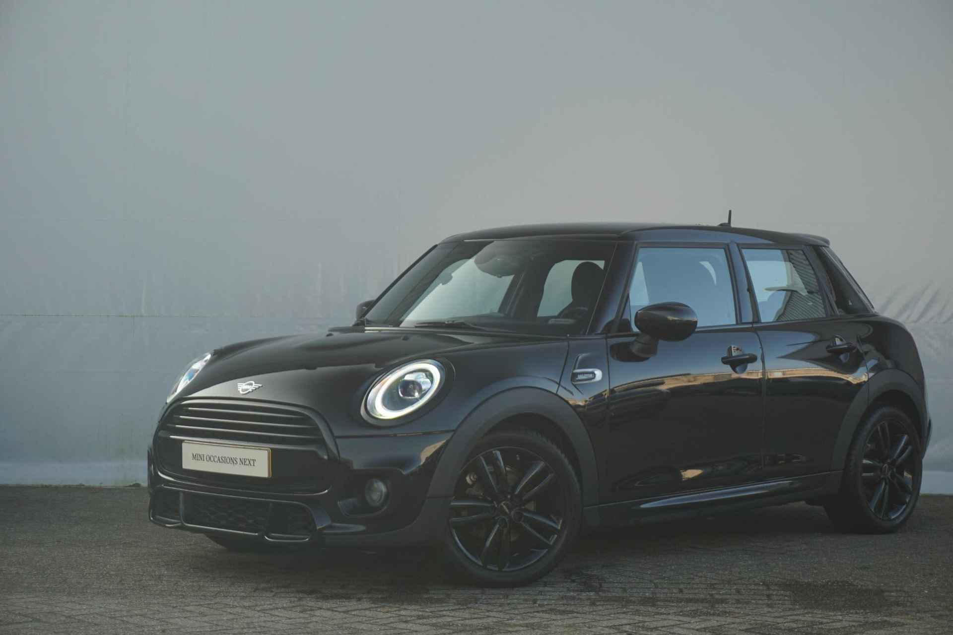 Mini 5-Deurs Cooper Dalston Edition / 17'' LM Velgen / Parkeersensoren / Navi - 34/34