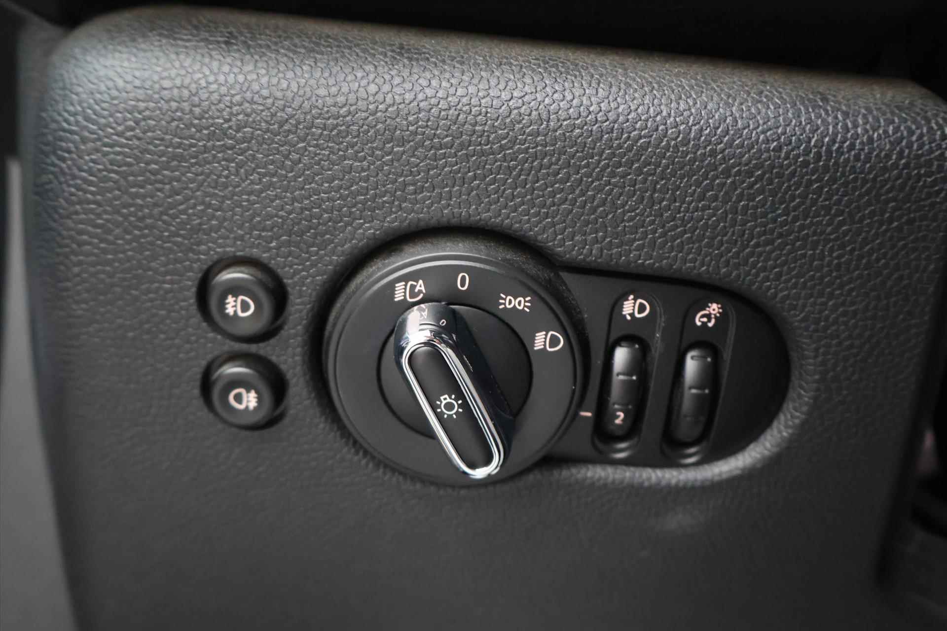 Mini Mini Cabrio (r57) 1.5 Cooper Chili 136pk I Navi Pro | LED | Climate | Stoelverwarming I Carplay - 14/51