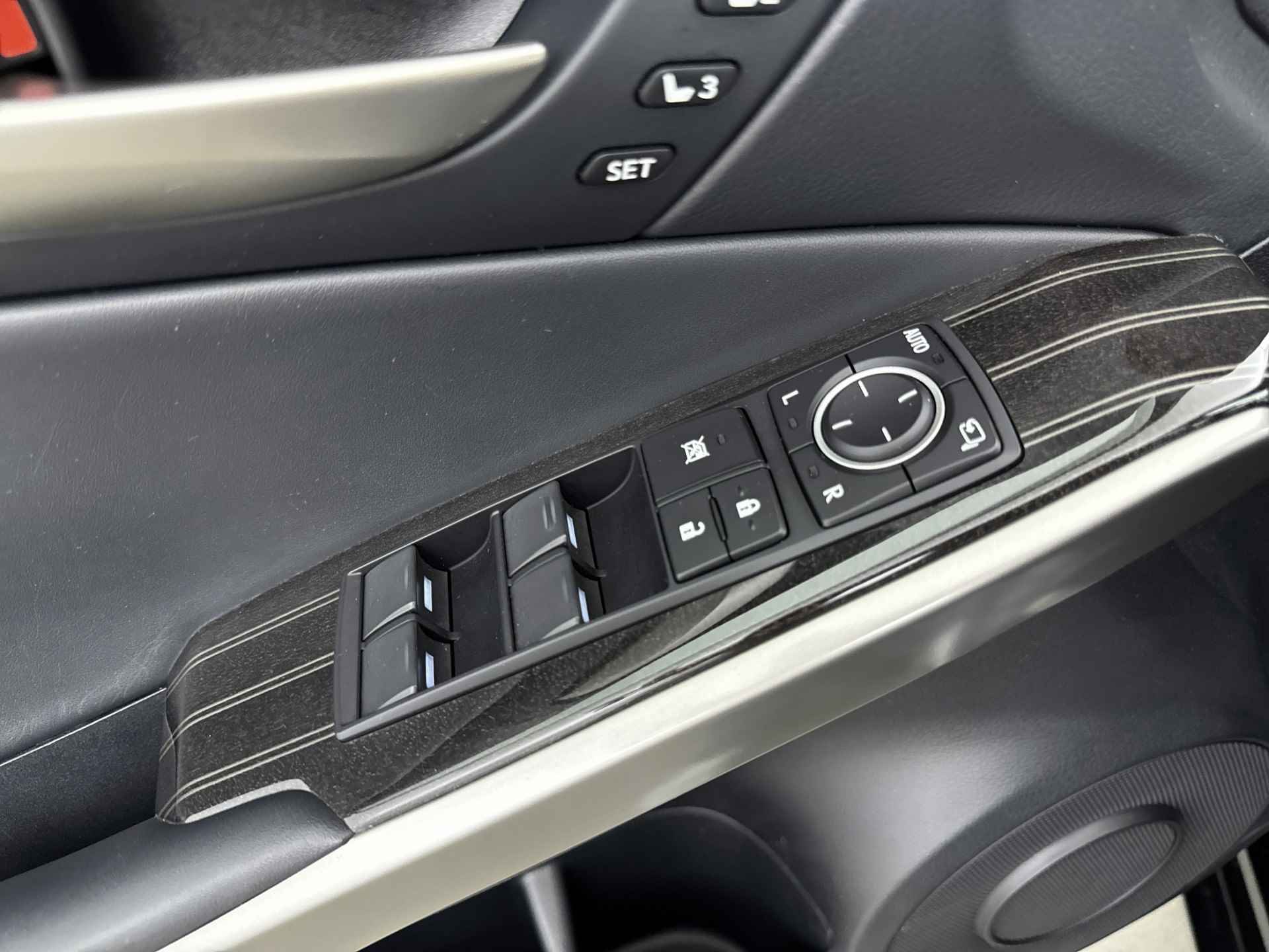 Lexus IS 300h Hybrid Luxury Line | Schuifdak | Keyless Entry | Stoelventilatie | - 33/42