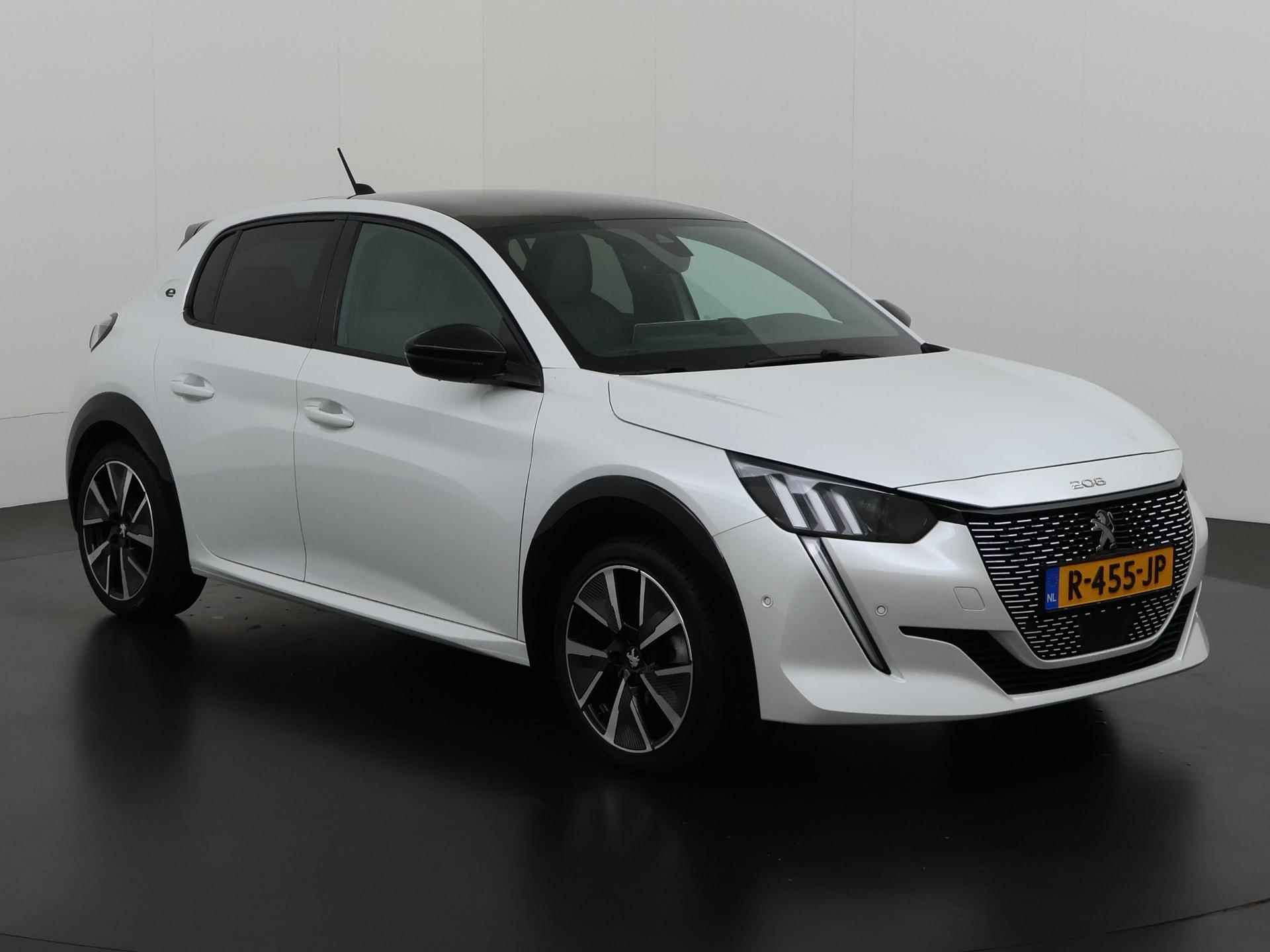 Peugeot e-208 EV GT 350 50 kWh | 16.945,- na subsidie | Panoramadak | Camera | Stoelverwarming | Zondag Open! - 30/37