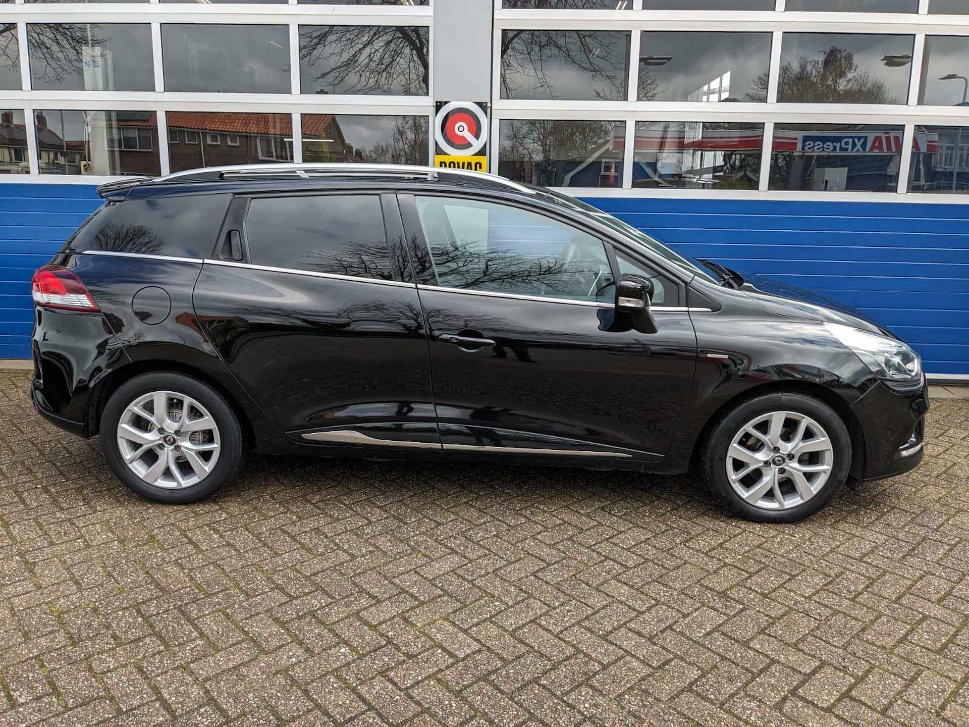 Renault Clio Estate 0.9 TCe Limited - 2/17