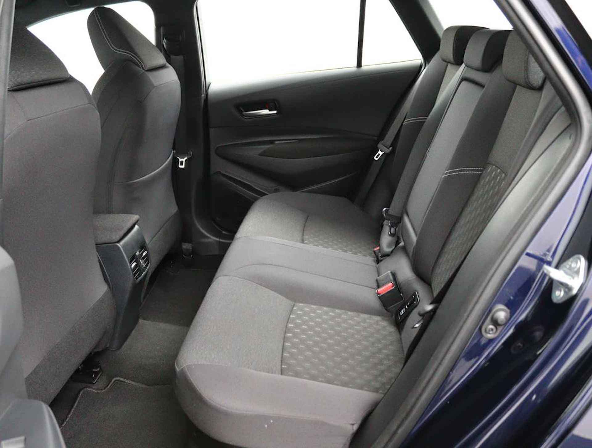 Toyota Corolla Touring Sports 1.8 Hybrid Active | 10 Jaar Garantie | Nieuwste Model | Groot Scherm Navigatie | Toyota Safety Sense | DAB | Smart Connect | Apple Carplay & Android Auto | - 13/51