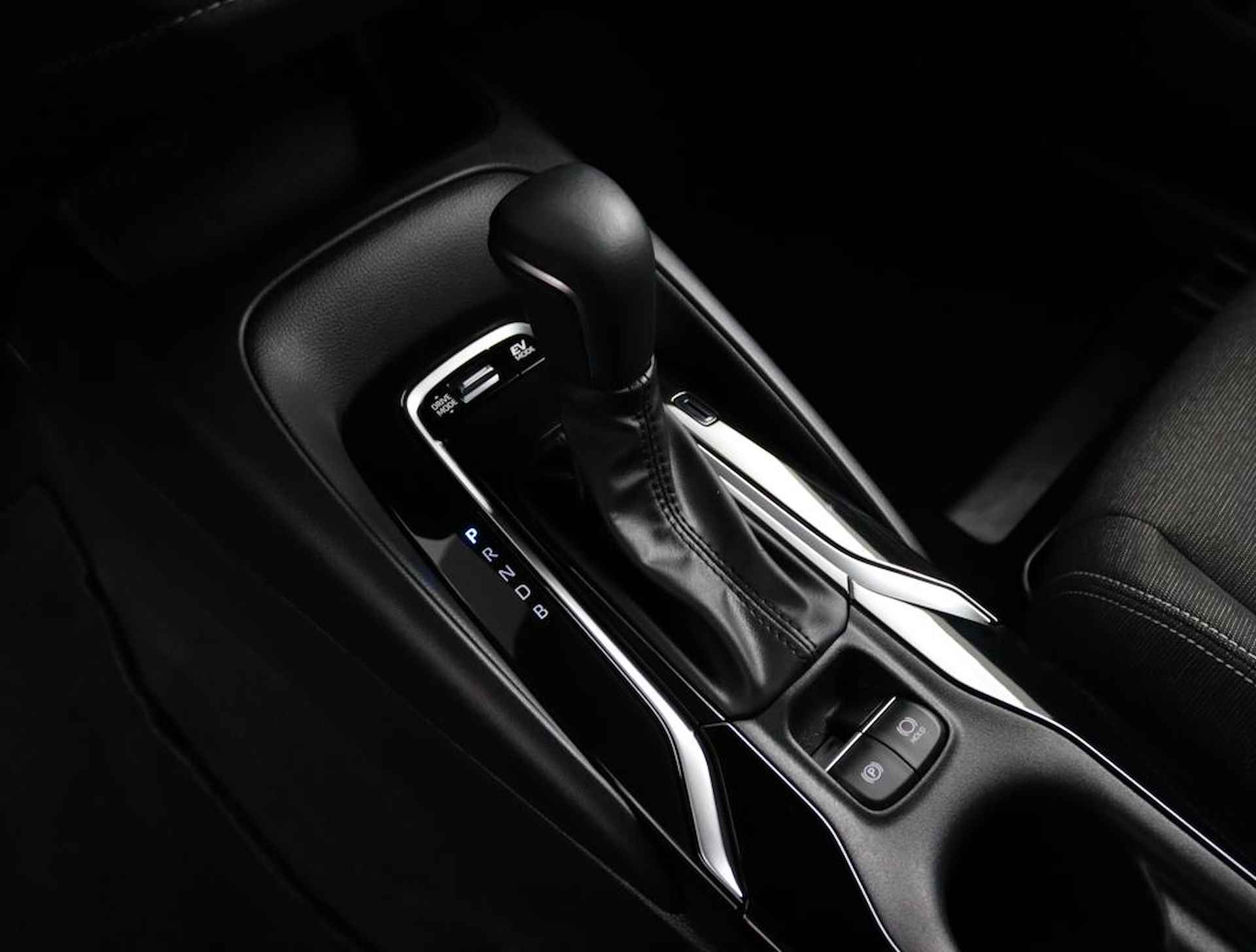 Toyota Corolla Touring Sports 1.8 Hybrid Active | 10 Jaar Garantie | Nieuwste Model | Groot Scherm Navigatie | Toyota Safety Sense | DAB | Smart Connect | Apple Carplay & Android Auto | - 26/51