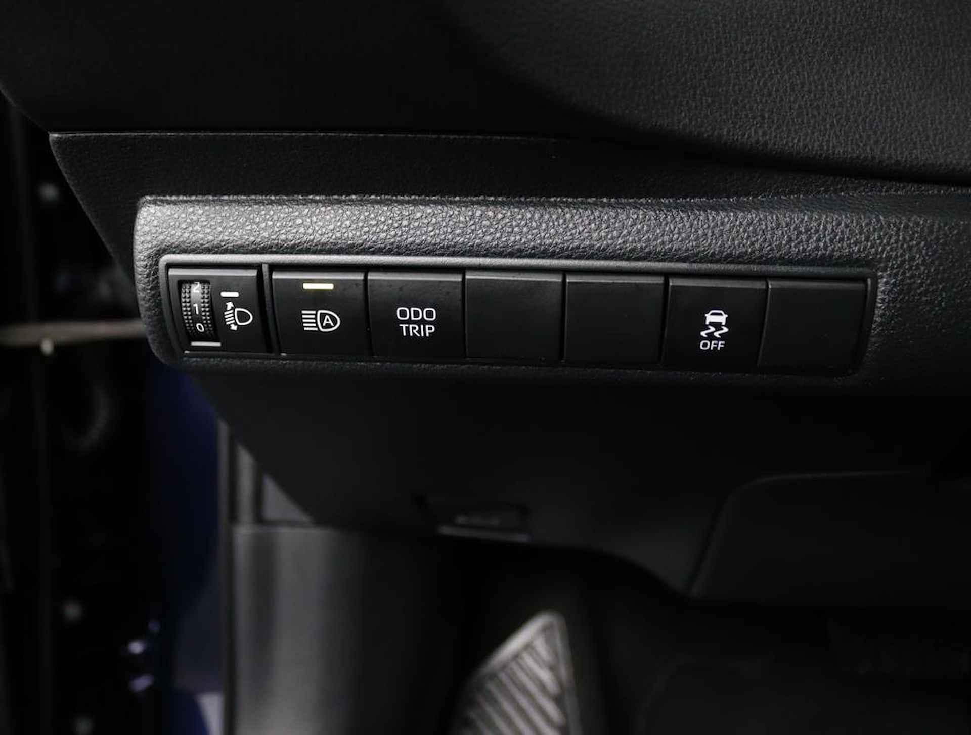 Toyota Corolla Touring Sports 1.8 Hybrid Active | 10 Jaar Garantie | Nieuwste Model | Groot Scherm Navigatie | Toyota Safety Sense | DAB | Smart Connect | Apple Carplay & Android Auto | - 32/51