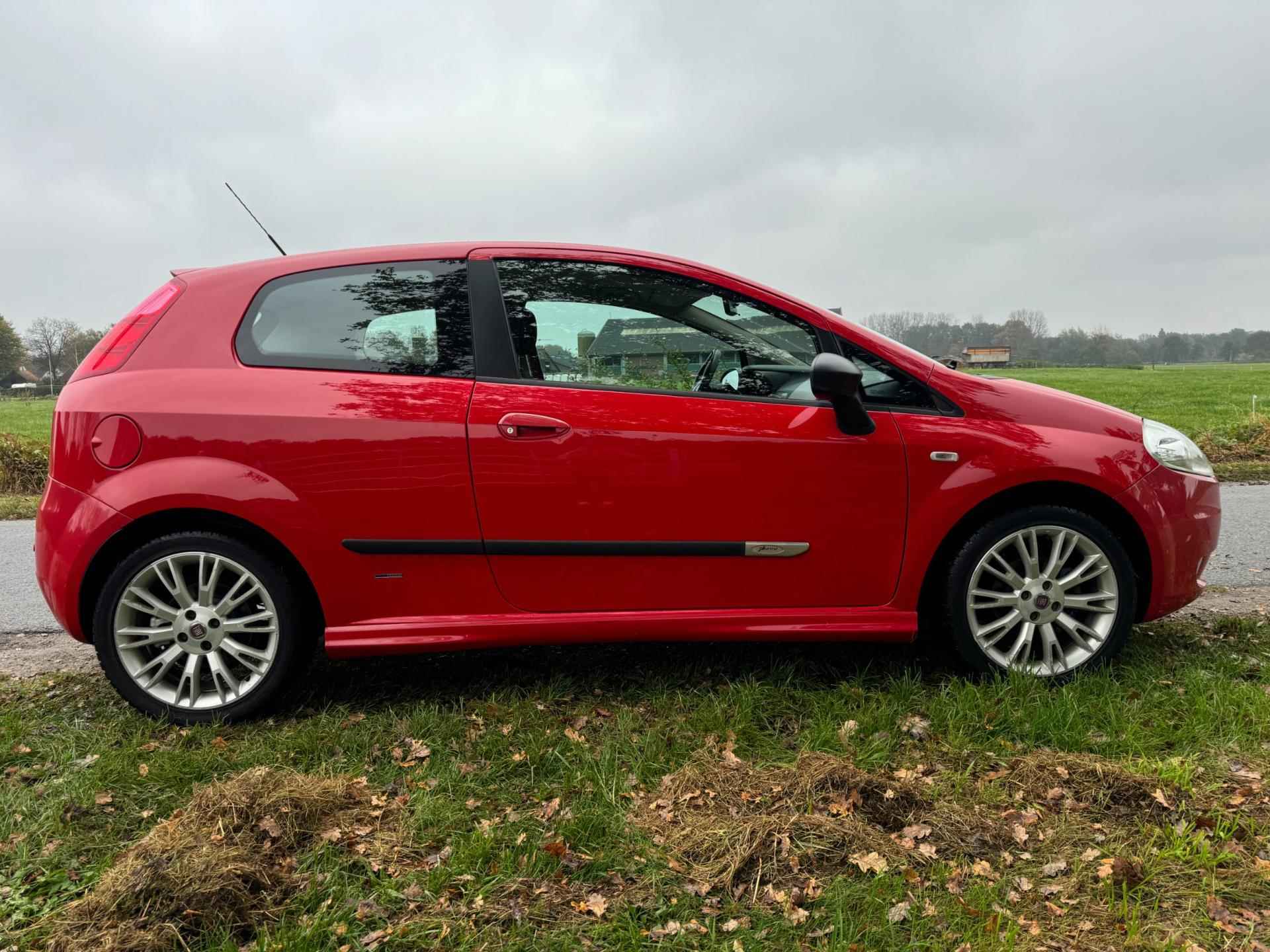 Fiat Grande Punto 1.4-16V Sport met airco en parkeersensoren - 4/22