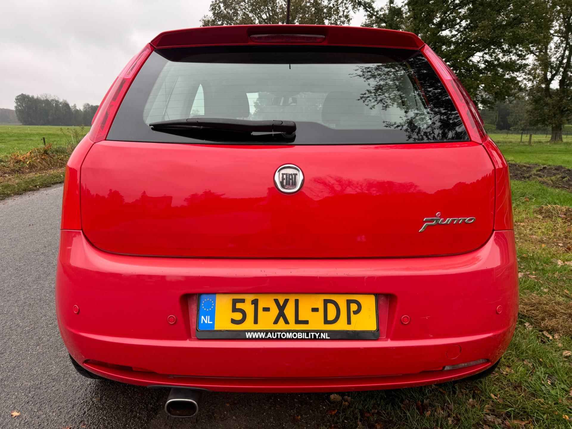 Fiat Grande Punto 1.4-16V Sport met airco en parkeersensoren - 6/22