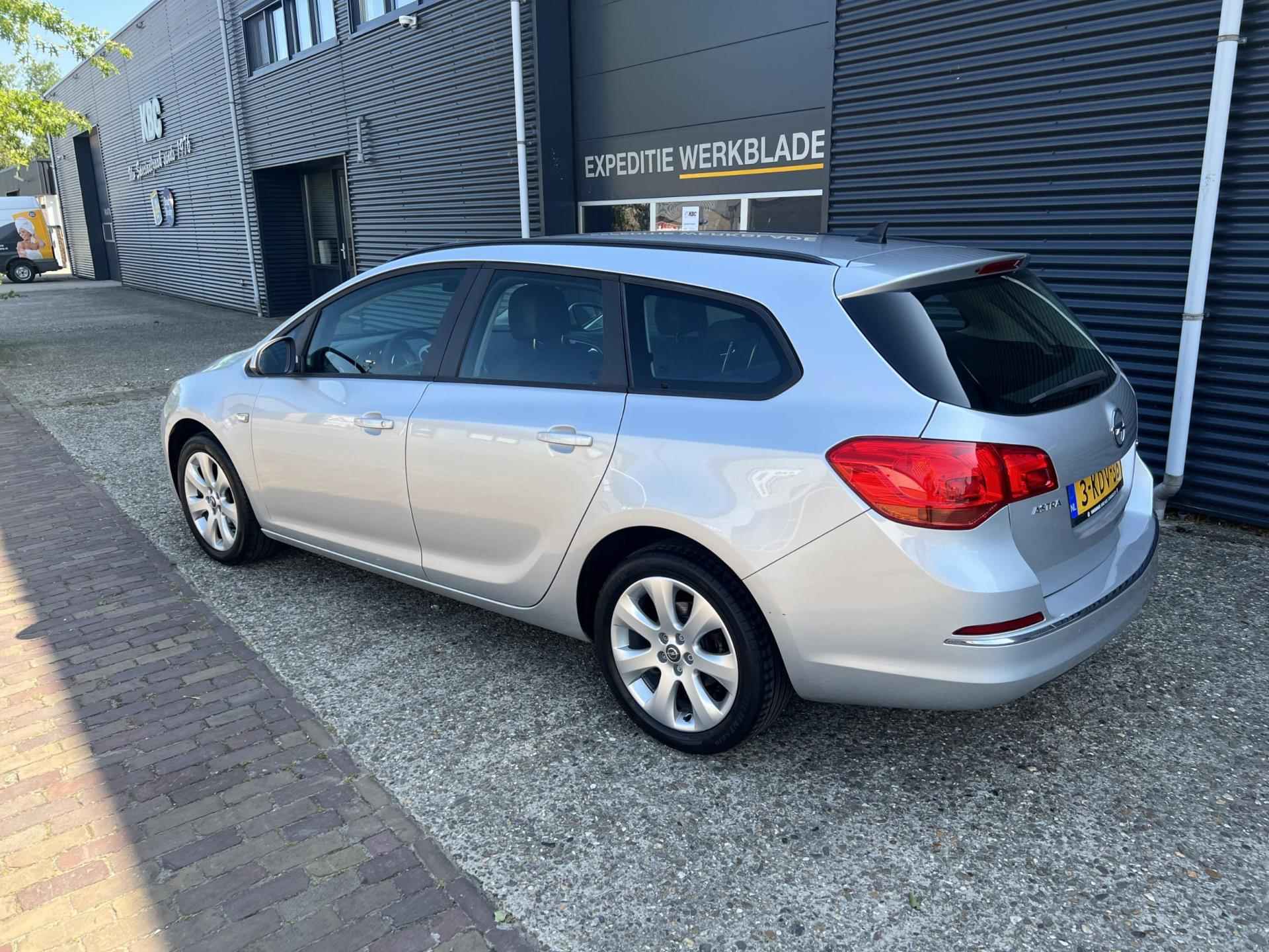 Opel Astra Sports Tourer 1.4 Business + - 7/27