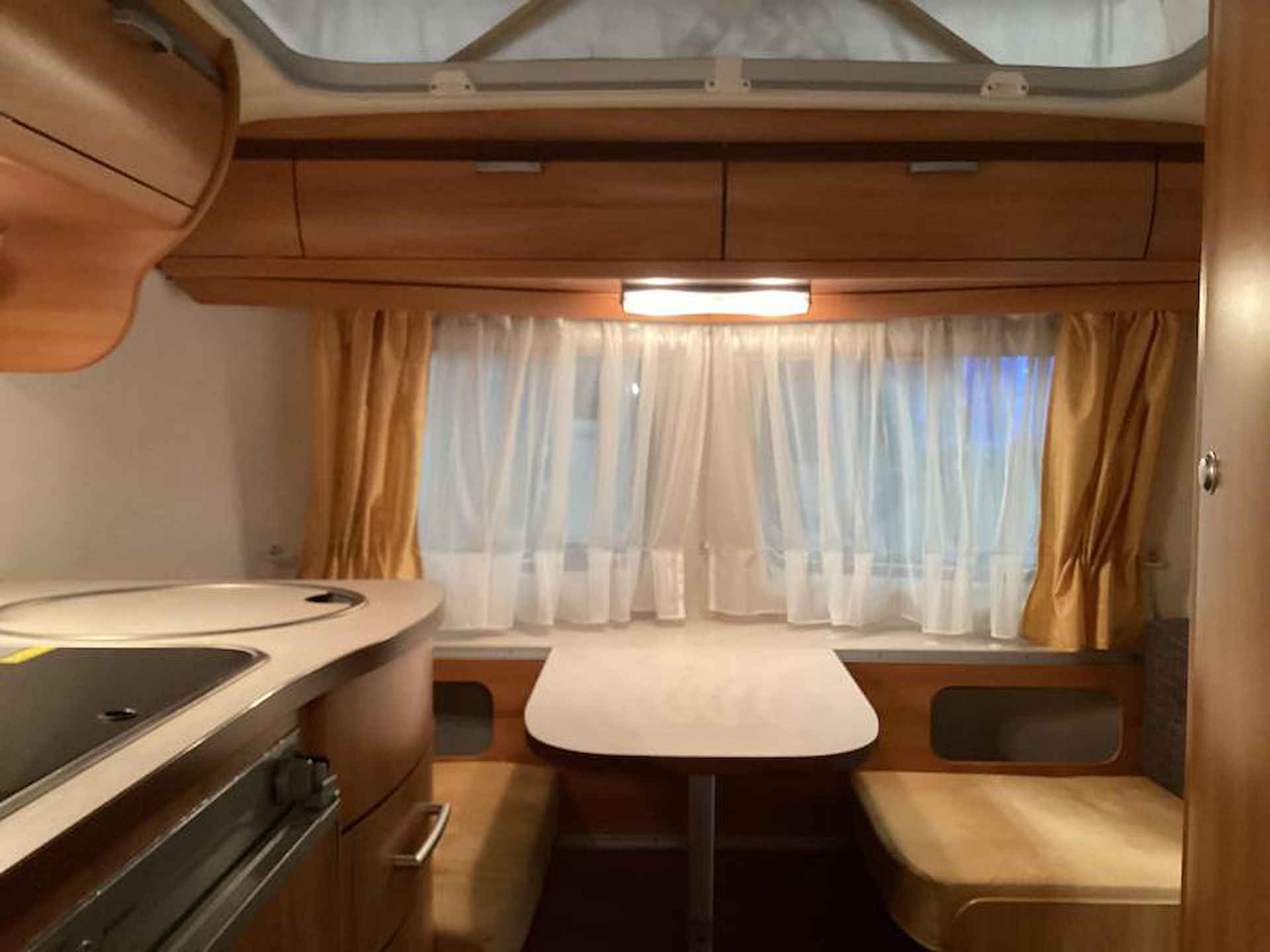 Eriba Touring Familia 310 GT luifel / vast bed. - 3/20