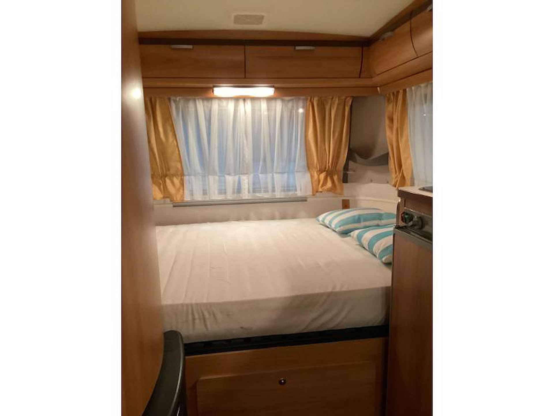 Eriba Touring Familia 310 GT luifel / vast bed. - 5/20