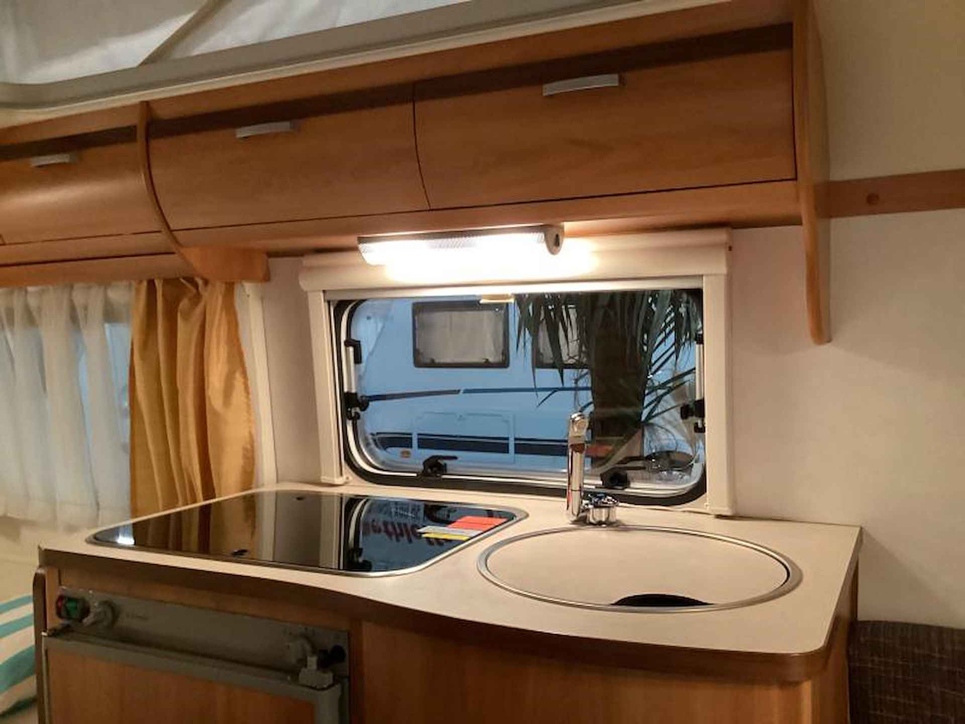 Eriba Touring Familia 310 GT luifel / vast bed. - 7/20