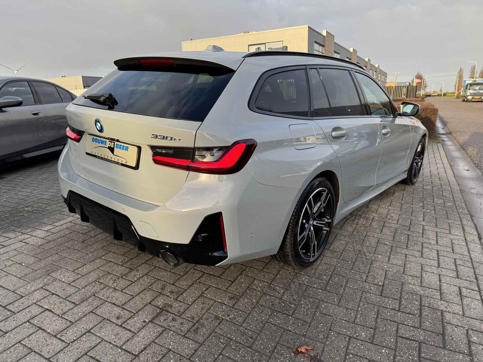 BMW 3 Serie Touring 330e M sport NEW MODEL Adapt. Cruise | Keyless | Laser LED | Stuur en Stoelverw. |  Camera - 6/29