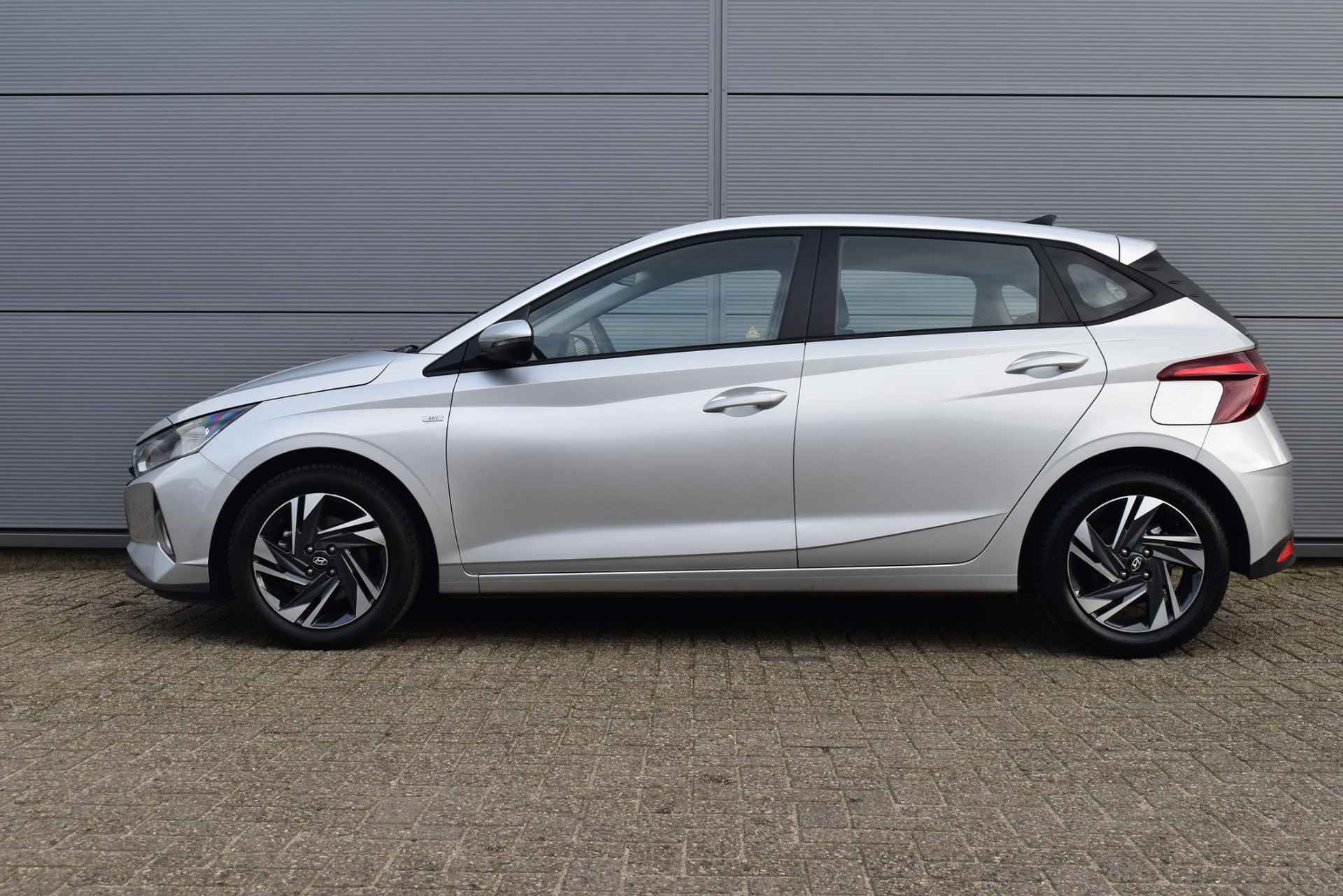 Hyundai i20 1.0 T-GDI Comfort Smart Navigatie Airco BTW - 2/44