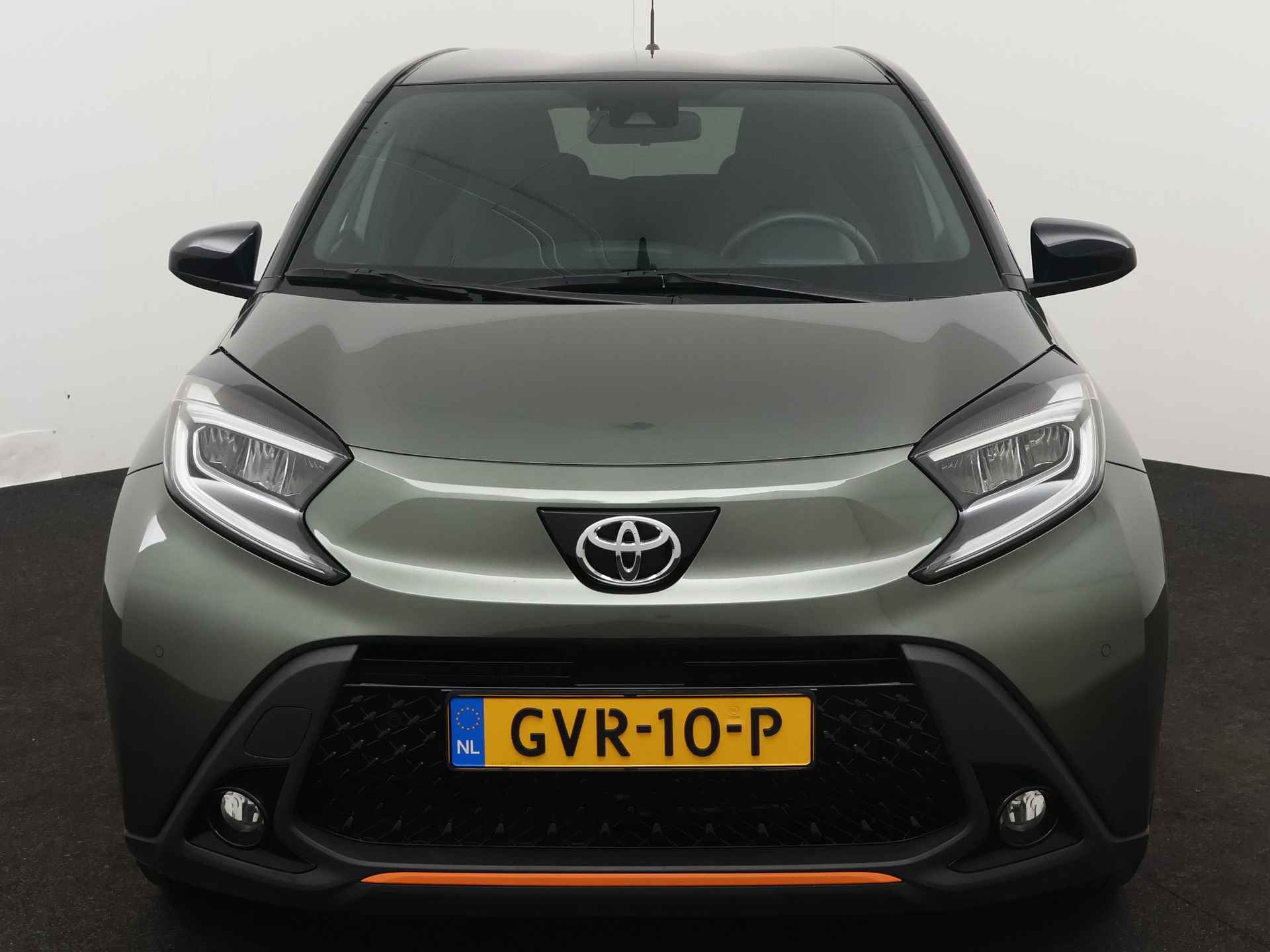 Toyota Aygo X 1.0 Limited | Navigatie | Camera | LM velgen | Parkeersensoren | Stoelverwarming | Draadloze telefoonlader | Half leder | - 28/44