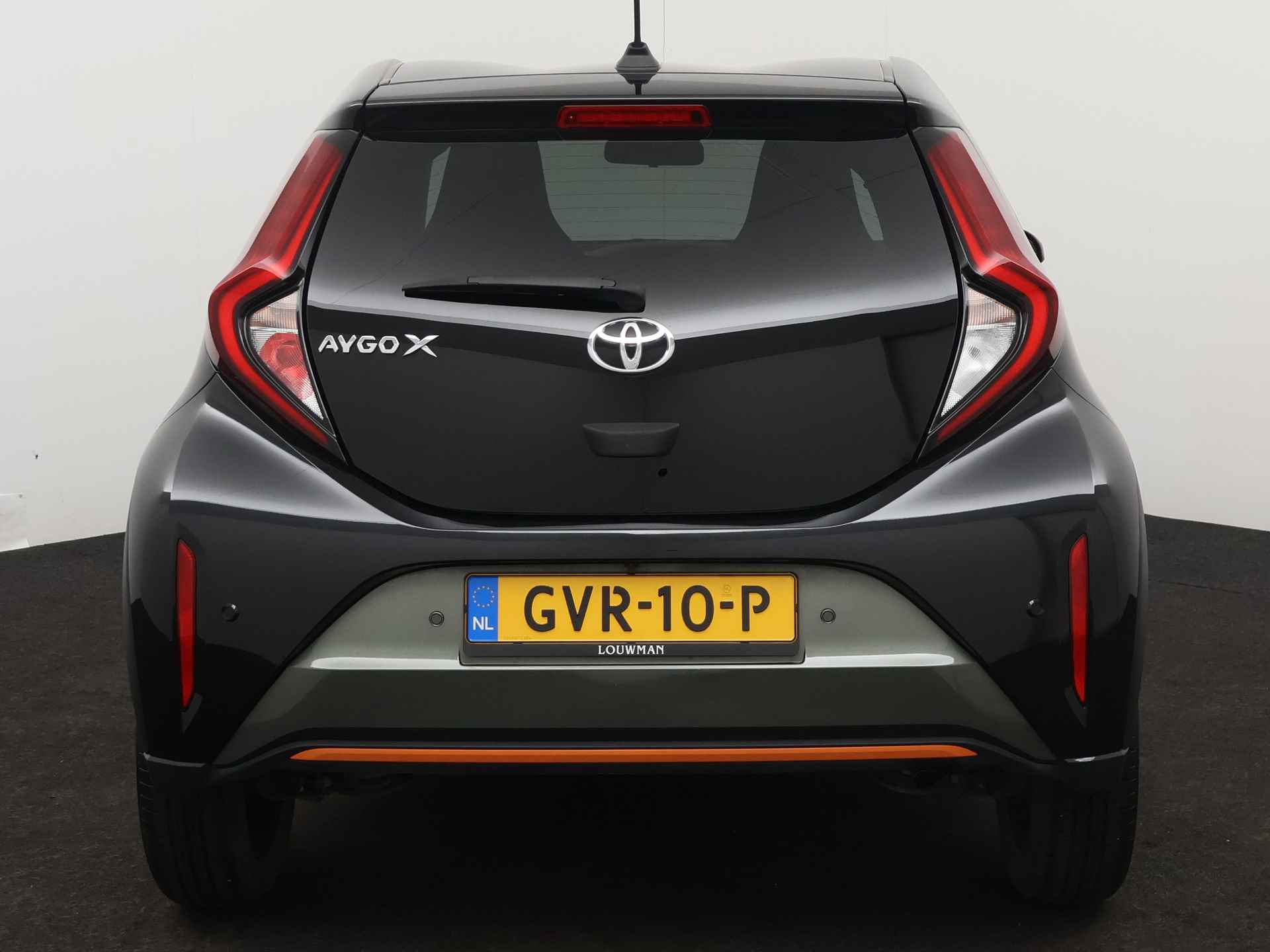 Toyota Aygo X 1.0 Limited | Navigatie | Camera | LM velgen | Parkeersensoren | Stoelverwarming | Draadloze telefoonlader | Half leder | - 30/44