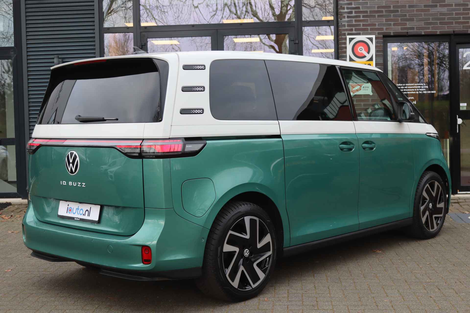 Volkswagen ID. Buzz Pro Style 77kWh IQ.Light/Keyless/Camera/Acc/Elek. schuifdeuren+klep/Dodehoek/20" - 3/43