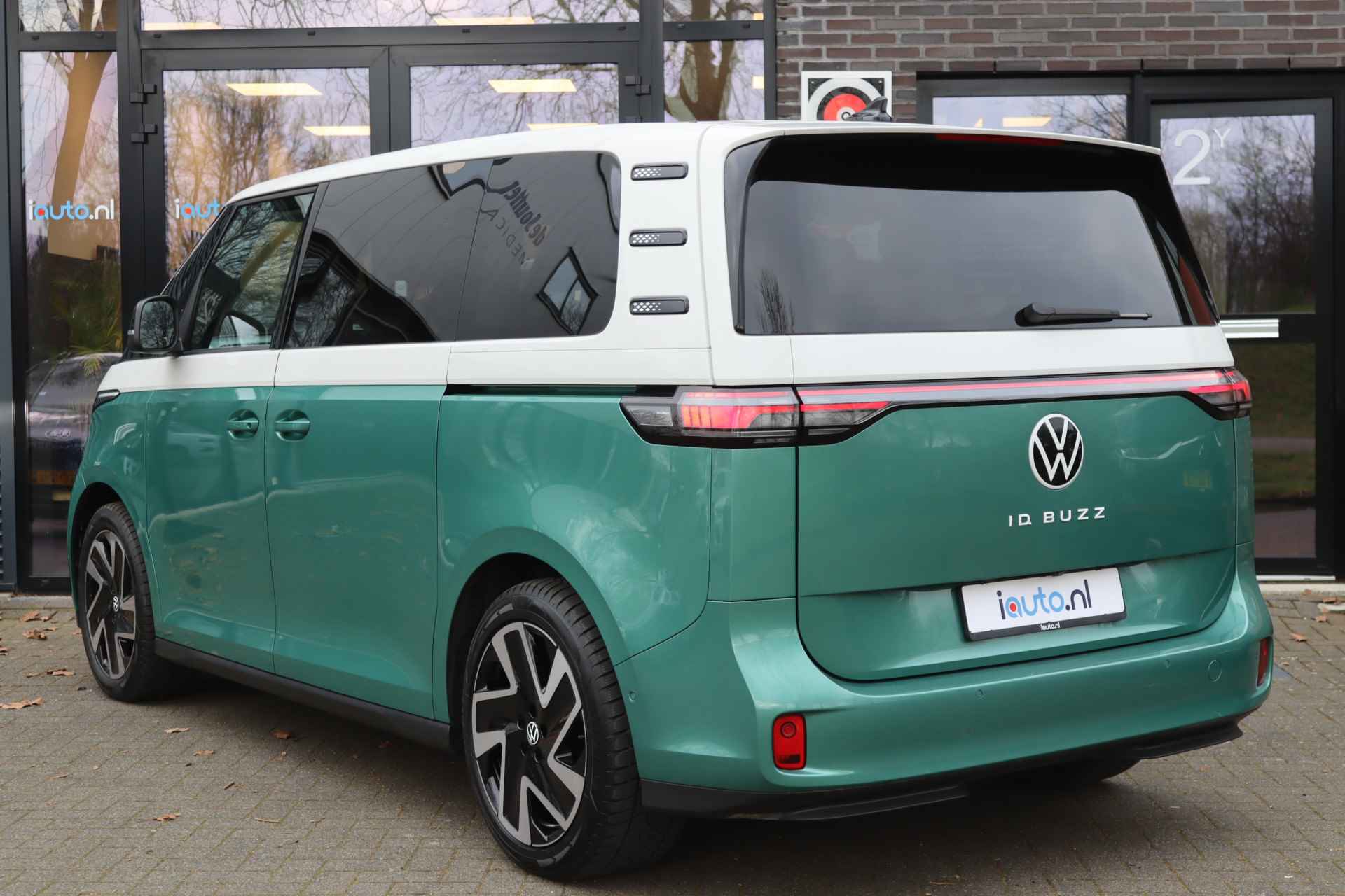 Volkswagen ID. Buzz Pro Style 77kWh IQ.Light/Keyless/Camera/Acc/Elek. schuifdeuren+klep/Dodehoek/20" - 7/43