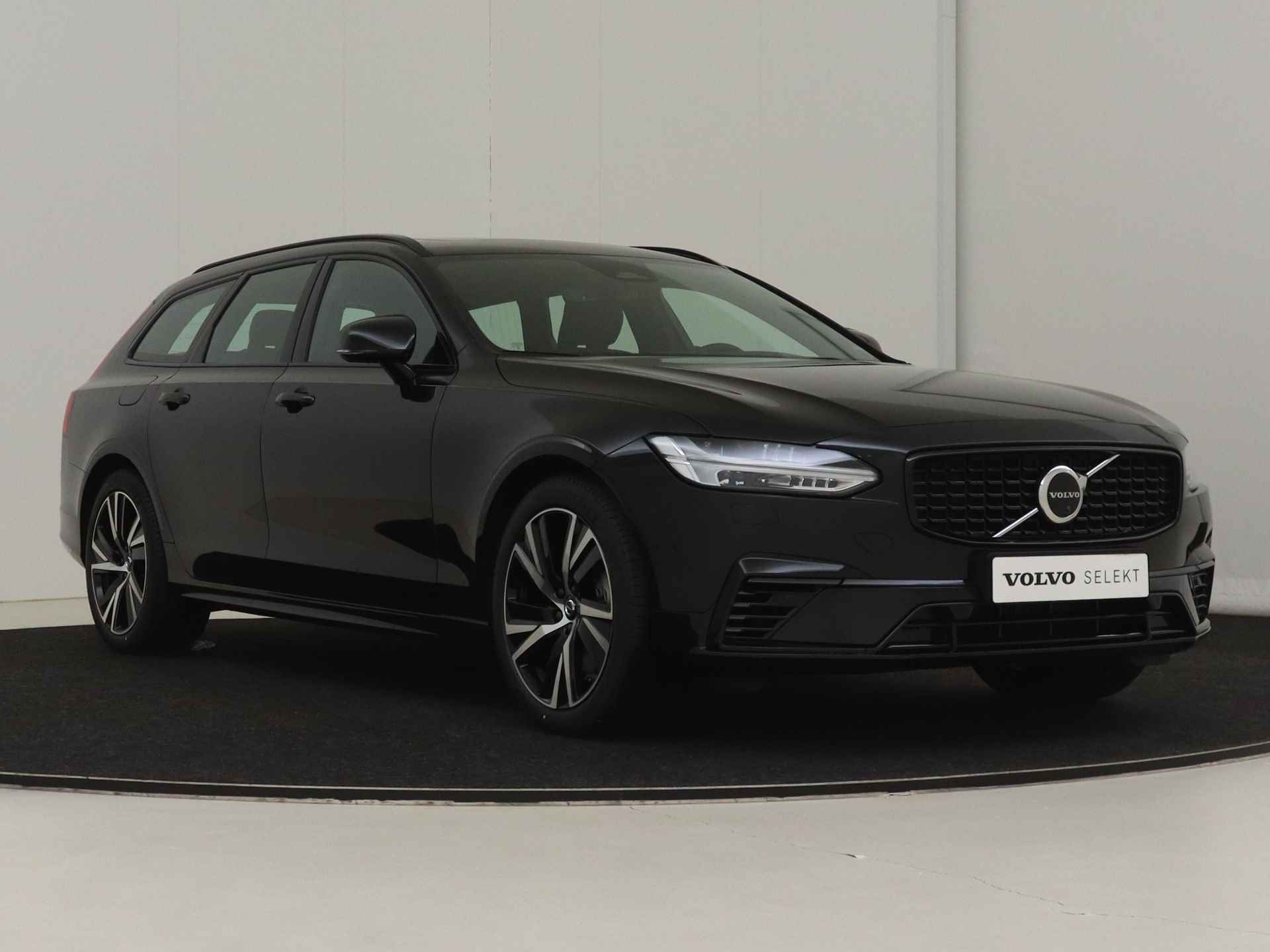 Volvo V90 T6 Recharge AWD Ultimate Dark | Luchtvering | Bowers & Wilkins | 360 Camera | Elektr. Trekhaak | Panoramadak | Leder dashboard | - 9/17