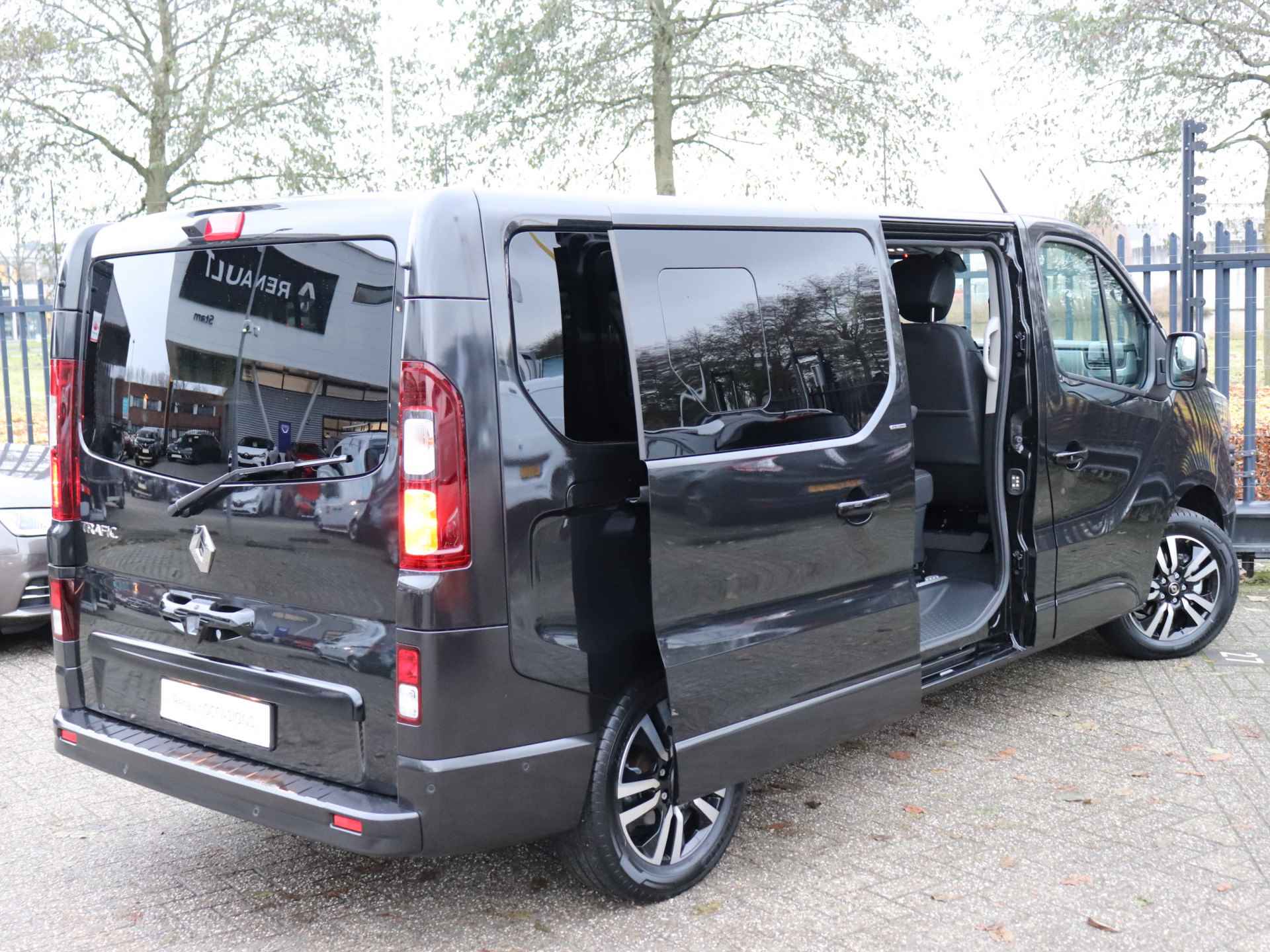 Renault Trafic L2H1 Spaceclass dCi 170pk EDC/Automaat RIJKLAAR | 7-persoons | Navi | Zeer luxe | 17" velgen - 44/45