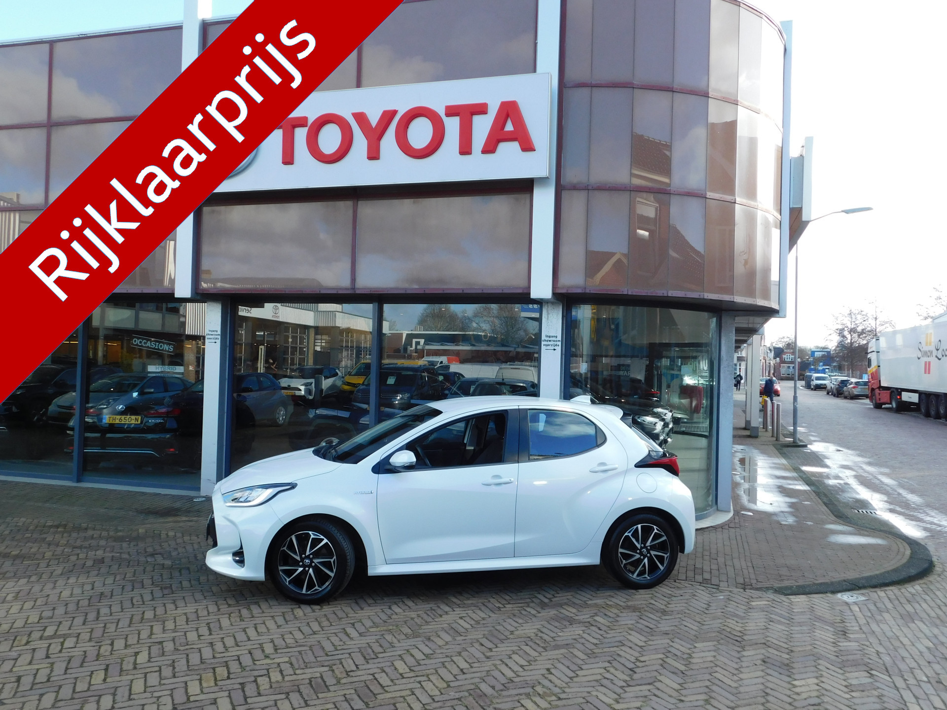 Toyota Yaris 1.5 Hybrid First Edition | Trekhaak | LM Velgen |