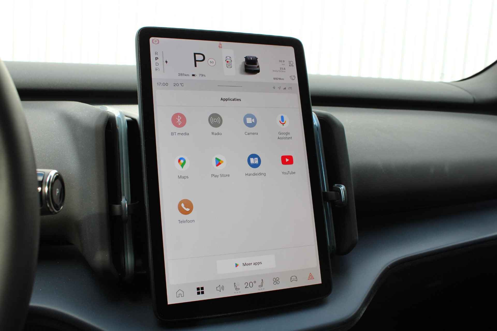 Volvo EX30 Single Motor Plus, Google navigatie, Stoelverwarming, Stuurwiel verwarming, Achteruitrijcamera, Apple Carplay, Elektrisch bedienbare achterklep, DAB radio, Harman/Kardon premium audio, 18" lichtmetalen velgen - 13/17