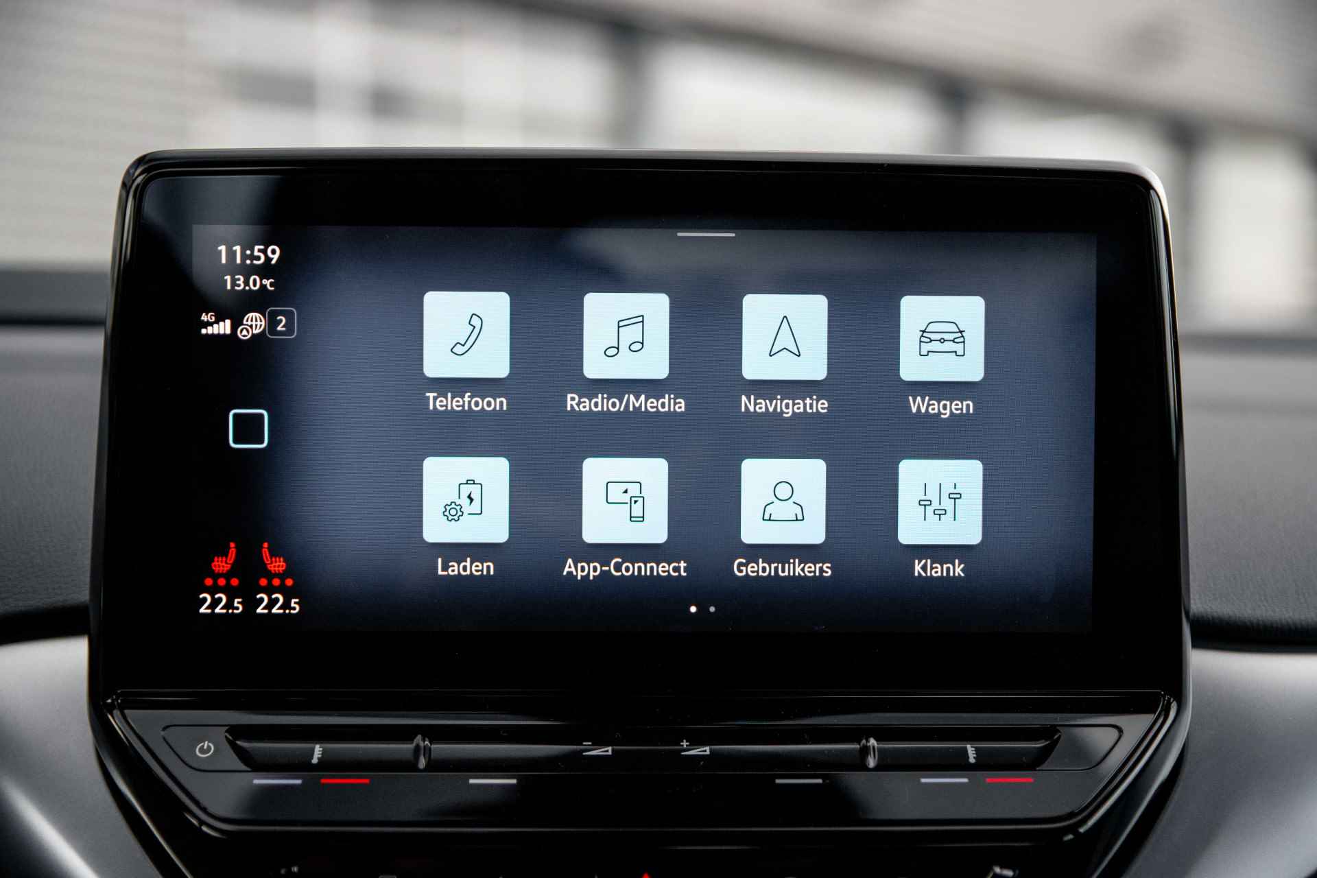 Volkswagen ID.4 Pro 77 kWh 204PK | Navigatie | DAB radio | LED koplampen | Parkeersensoren v+a | Camera achter | Lane assist | Stoelverwarming | 19"LMV - 50/66