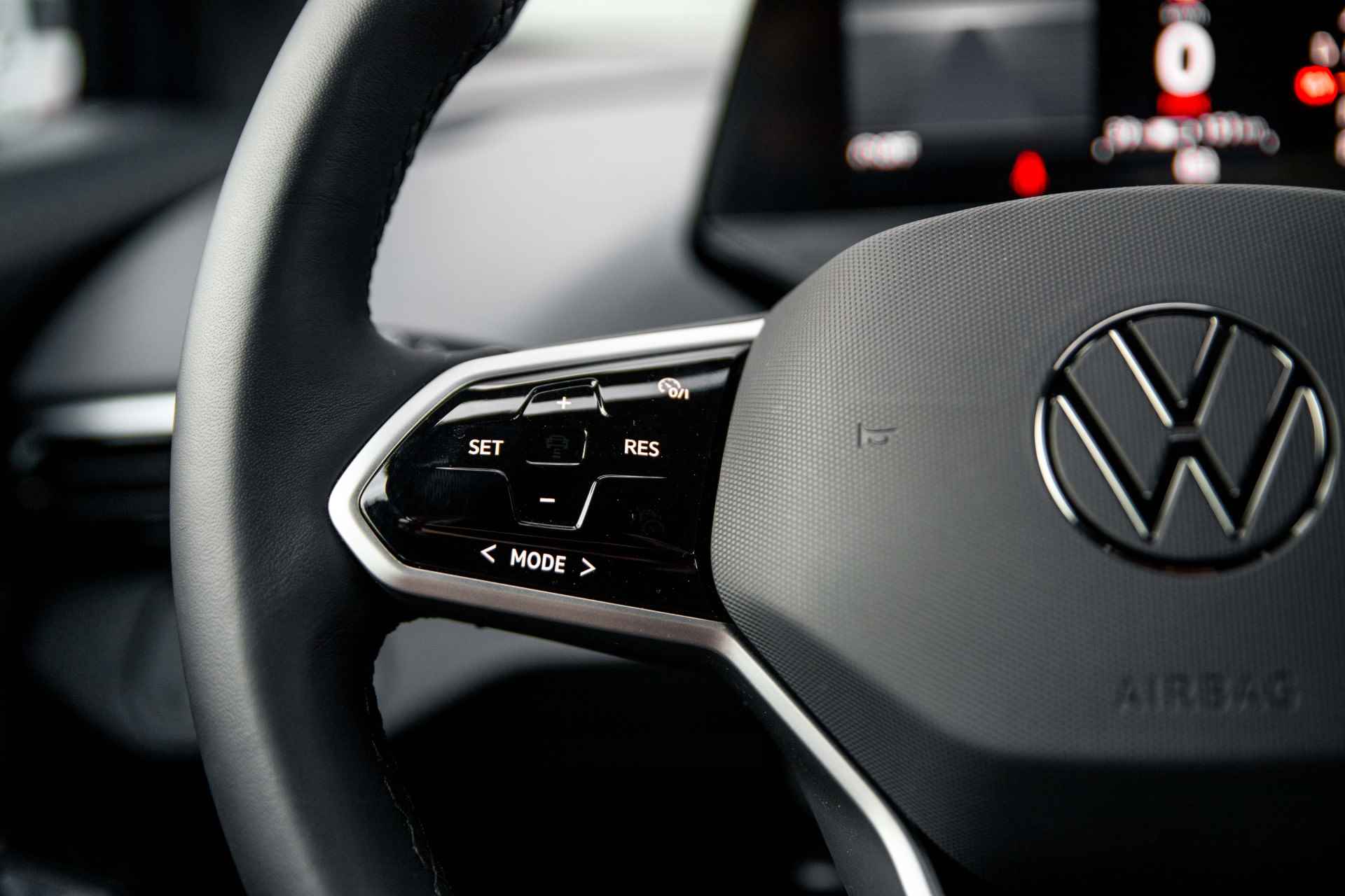 Volkswagen ID.4 Pro 77 kWh 204PK | Navigatie | DAB radio | LED koplampen | Parkeersensoren v+a | Camera achter | Lane assist | Stoelverwarming | 19"LMV - 10/66