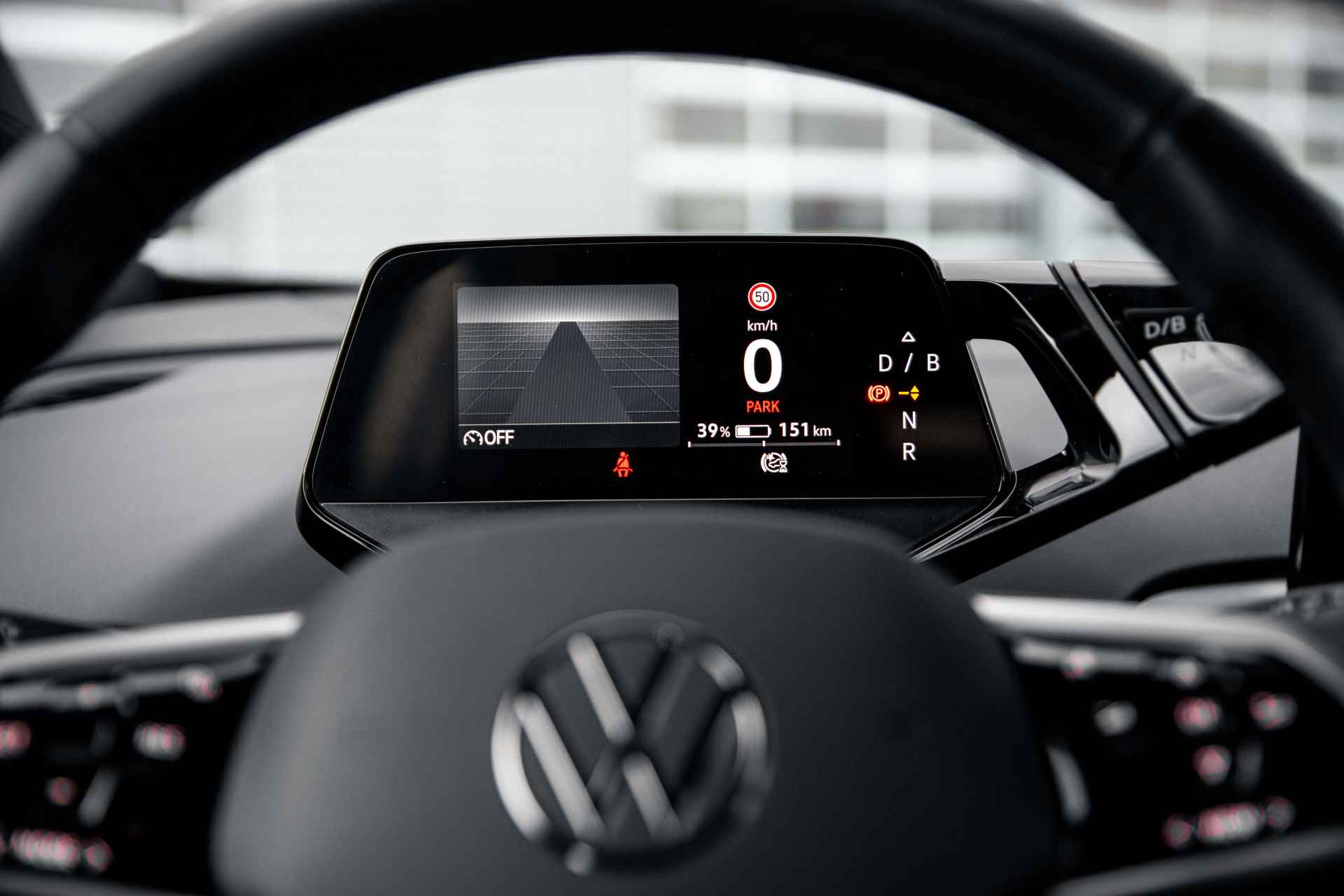 Volkswagen ID.4 Pro 77 kWh 204PK | Navigatie | DAB radio | LED koplampen | Parkeersensoren v+a | Camera achter | Lane assist | Stoelverwarming | 19"LMV - 14/66