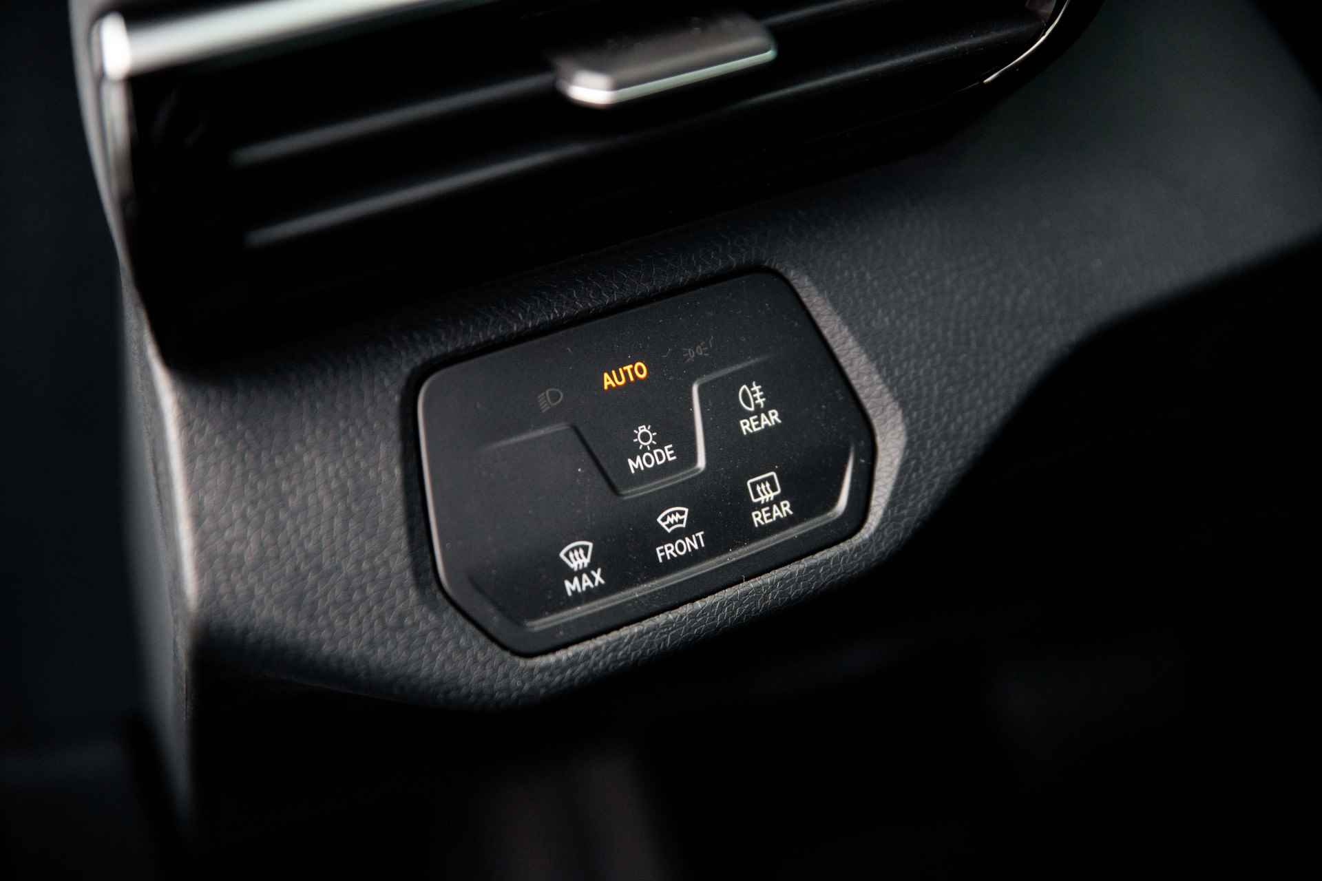 Volkswagen ID.4 Pro 77 kWh 204PK | Navigatie | DAB radio | LED koplampen | Parkeersensoren v+a | Camera achter | Lane assist | Stoelverwarming | 19"LMV - 42/66
