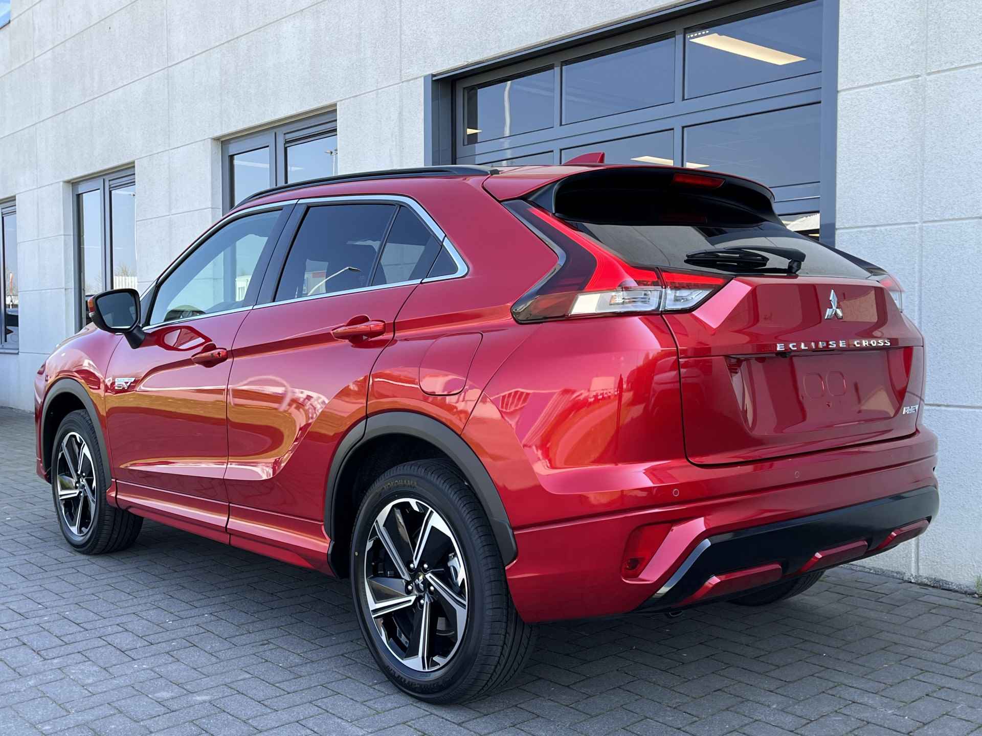 Mitsubishi Eclipse Cross 2.4 PHEV Executive VAN €46.640,- VOOR € 38.430,- - 9/37