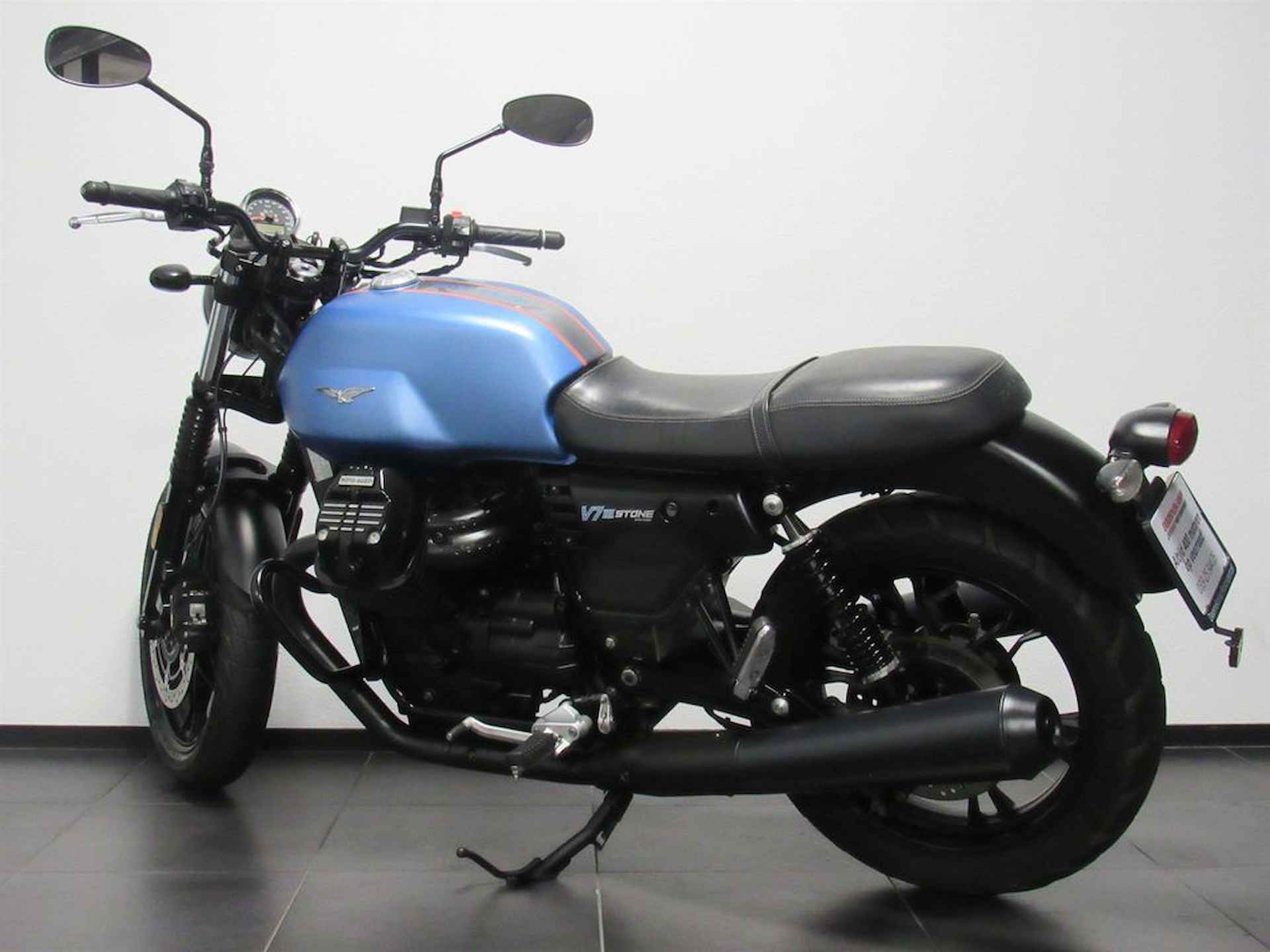 Moto Guzzi V7 III Stone - 5/15