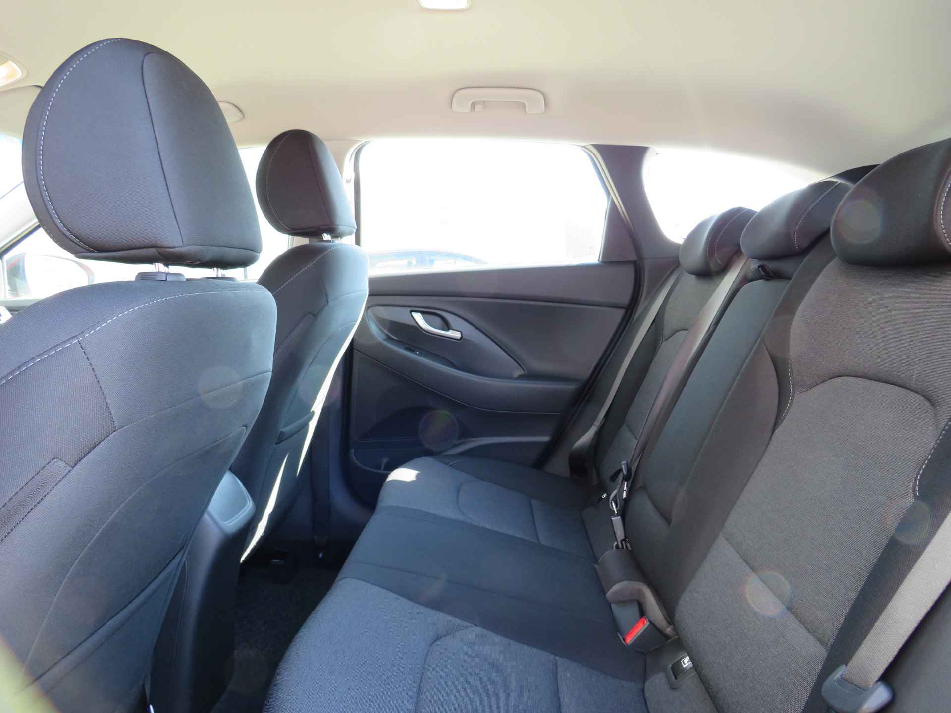 Hyundai i30 Wagon 1.0 T-GDi MHEV Comfort Smart - 30/34