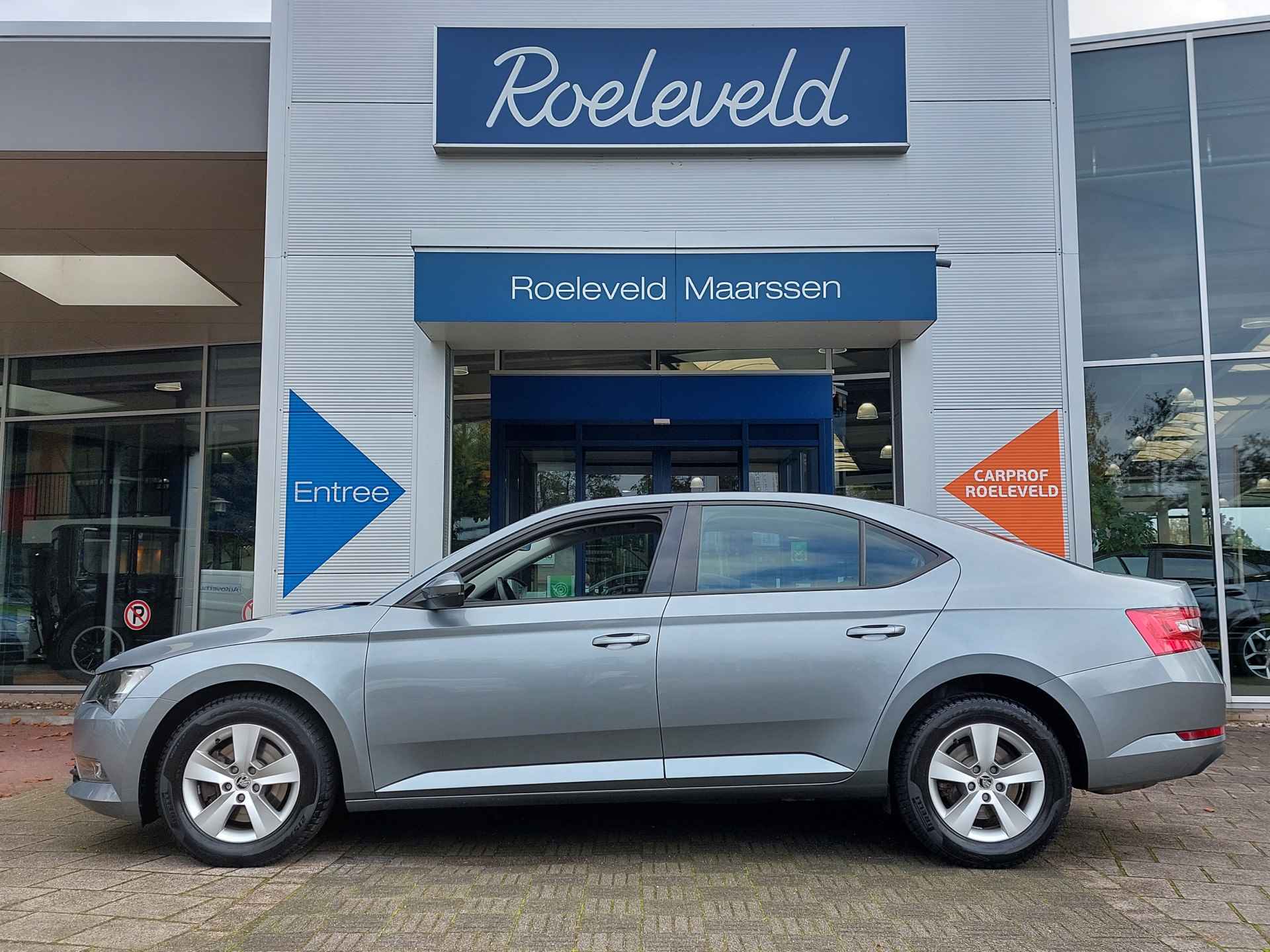 Škoda Superb 1.4 TSI 126pk Active Business | Origineel NL | Navi + Apple Carplay + Android Auto | Clima | Cruise | Pdc | Bluetooth Carkit+Streaming | Licht+Regensensor | Mistlampen | 16''lm | Trekhaak - 4/46