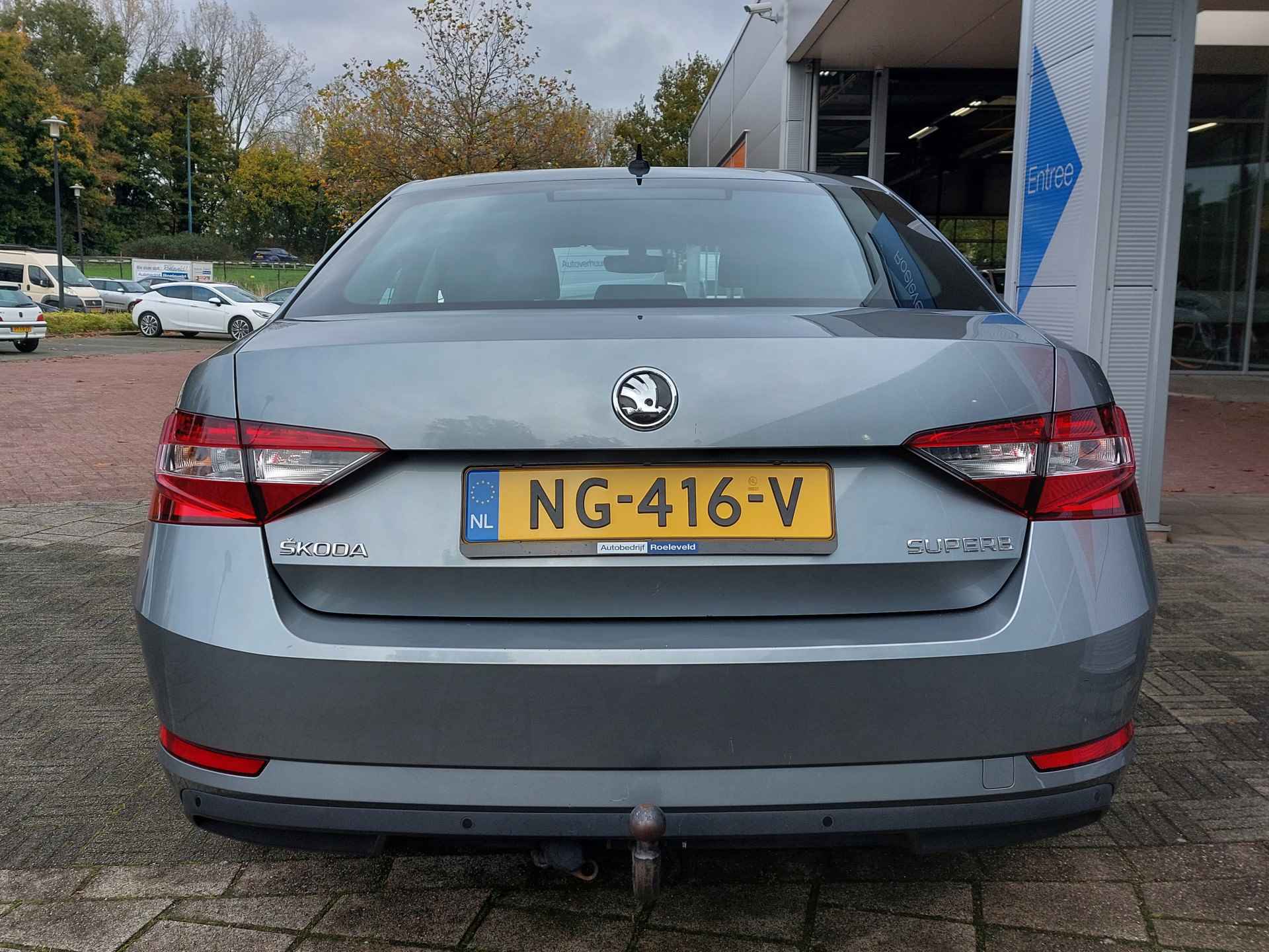 Škoda Superb 1.4 TSI 126pk Active Business | Origineel NL | Navi + Apple Carplay + Android Auto | Clima | Cruise | Pdc | Bluetooth Carkit+Streaming | Licht+Regensensor | Mistlampen | 16''lm | Trekhaak - 6/46