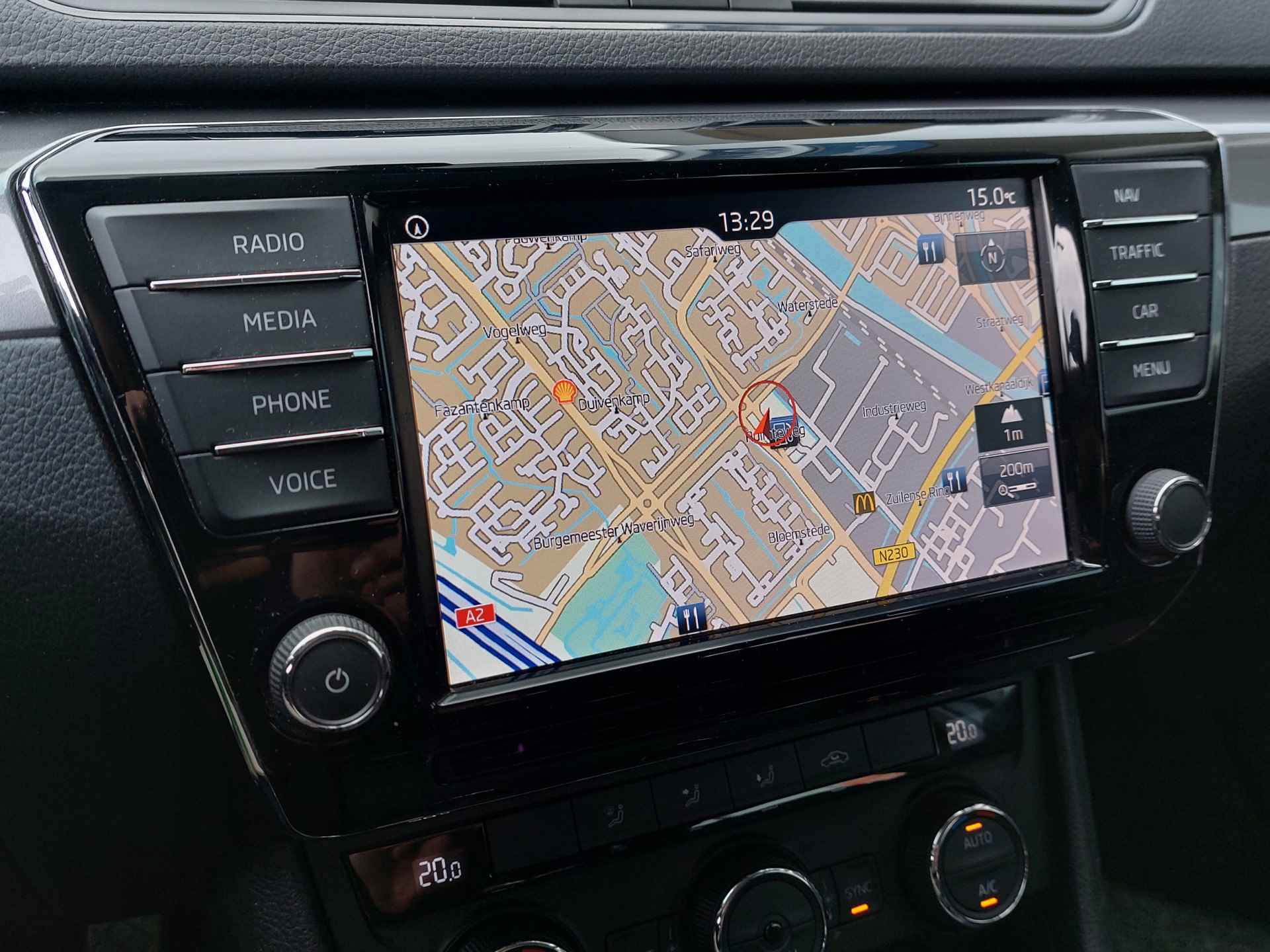 Škoda Superb 1.4 TSI 126pk Active Business | Origineel NL | Navi + Apple Carplay + Android Auto | Clima | Cruise | Pdc | Bluetooth Carkit+Streaming | Licht+Regensensor | Mistlampen | 16''lm | Trekhaak - 12/46