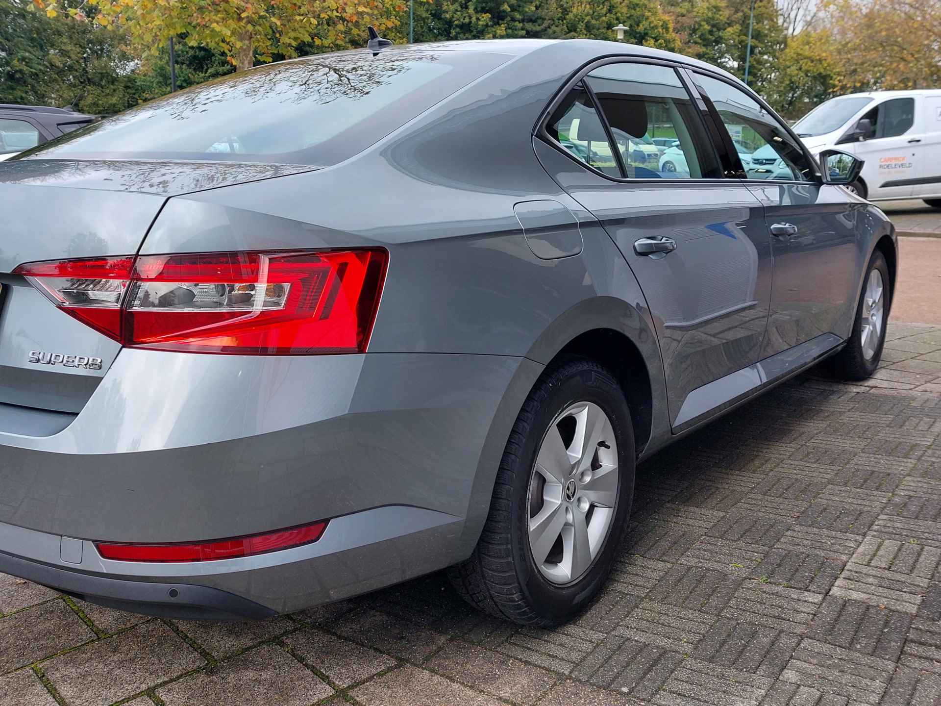 Škoda Superb 1.4 TSI 126pk Active Business | Origineel NL | Navi + Apple Carplay + Android Auto | Clima | Cruise | Pdc | Bluetooth Carkit+Streaming | Licht+Regensensor | Mistlampen | 16''lm | Trekhaak - 40/46