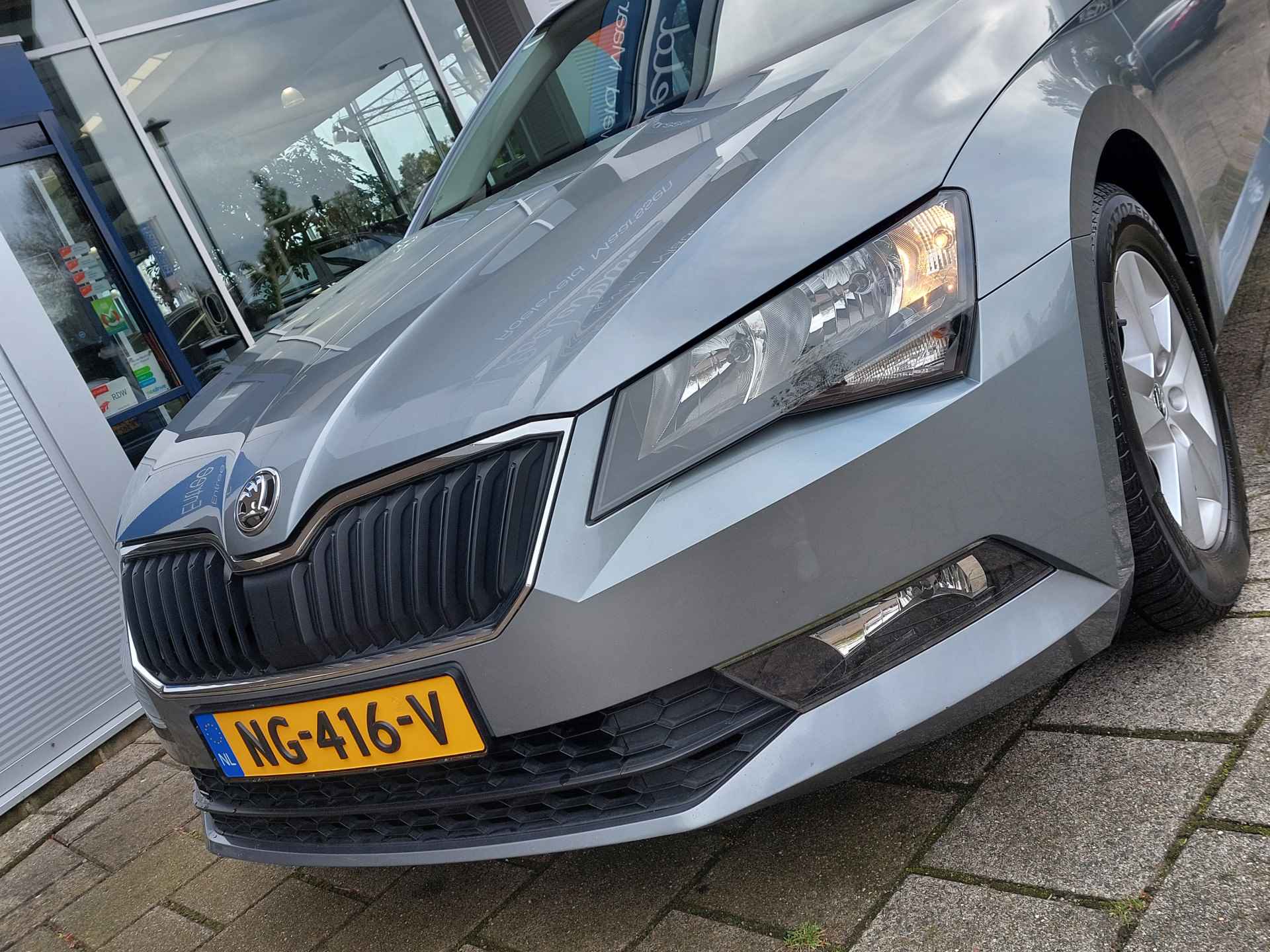 Škoda Superb 1.4 TSI 126pk Active Business | Origineel NL | Navi + Apple Carplay + Android Auto | Clima | Cruise | Pdc | Bluetooth Carkit+Streaming | Licht+Regensensor | Mistlampen | 16''lm | Trekhaak - 42/46