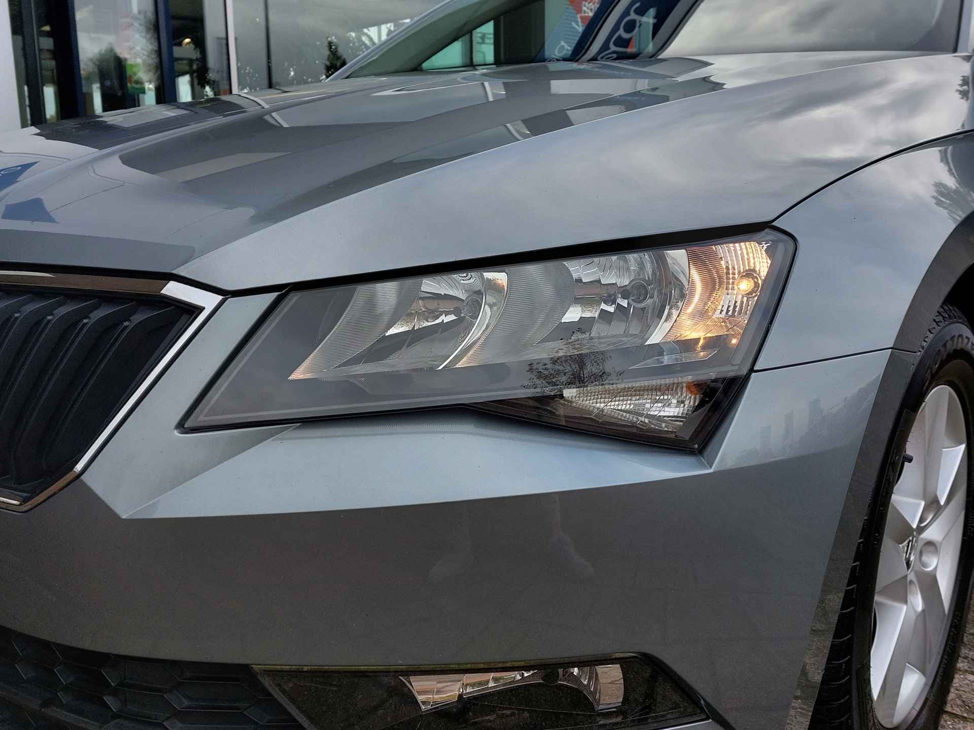 Škoda Superb 1.4 TSI 126pk Active Business | Origineel NL | Navi + Apple Carplay + Android Auto | Clima | Cruise | Pdc | Bluetooth Carkit+Streaming | Licht+Regensensor | Mistlampen | 16''lm | Trekhaak - 44/46