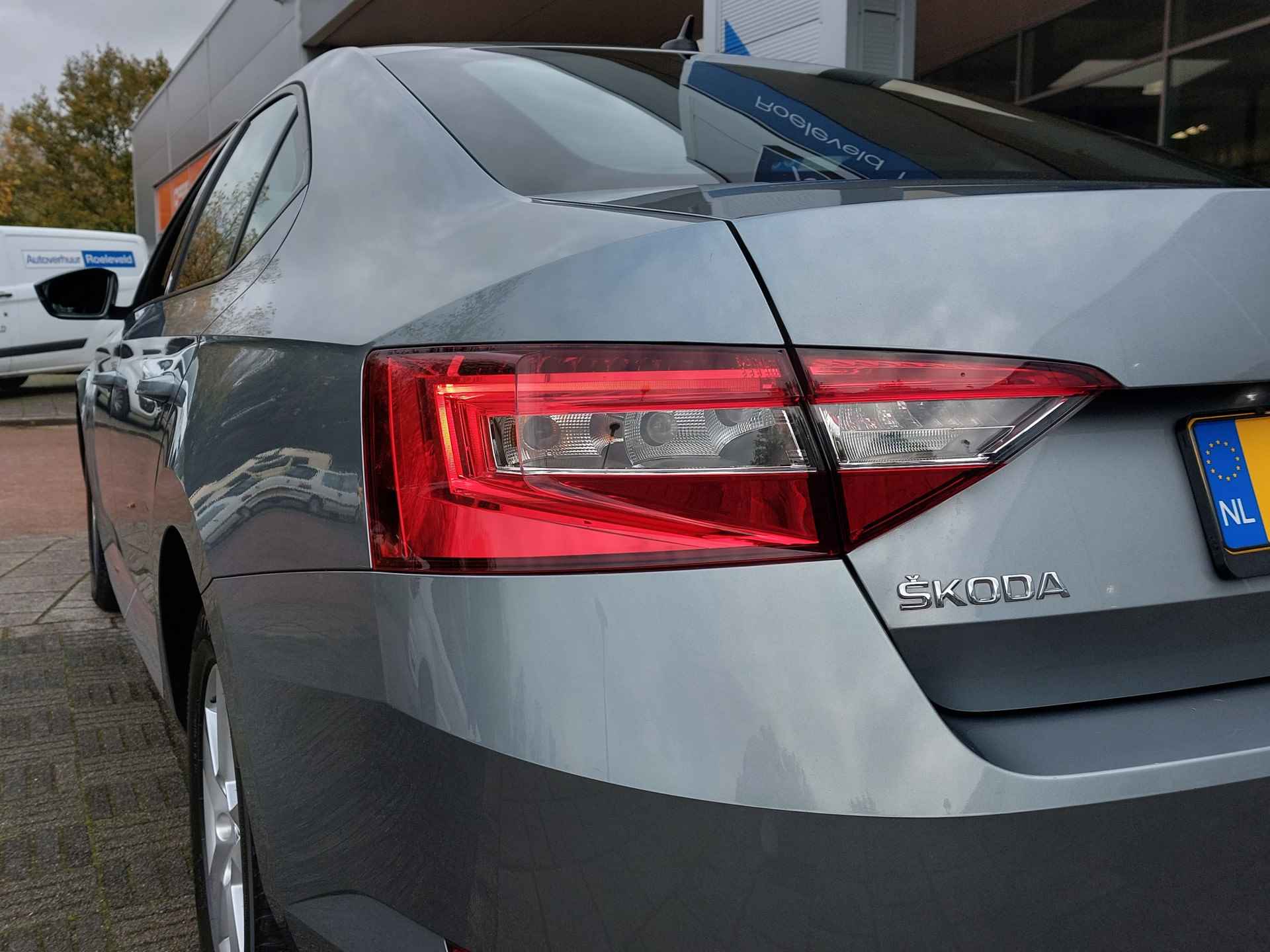 Škoda Superb 1.4 TSI 126pk Active Business | Origineel NL | Navi + Apple Carplay + Android Auto | Clima | Cruise | Pdc | Bluetooth Carkit+Streaming | Licht+Regensensor | Mistlampen | 16''lm | Trekhaak - 45/46