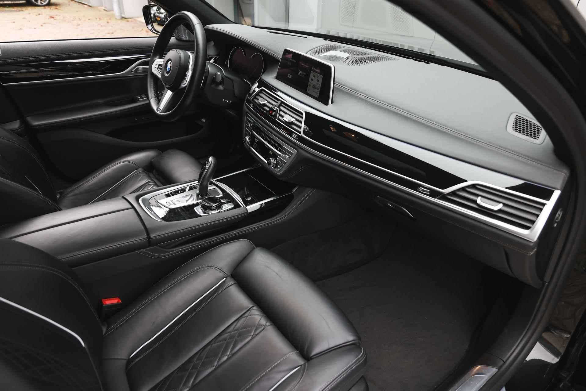 BMW 7 Serie 750i xDrive High Executive M Sport Automaat / Schuif-kanteldak / Bowers & Wilkins / Achteruitrijcamera / Adaptieve LED / Surround View / Soft Close / Active Steering - 12/42