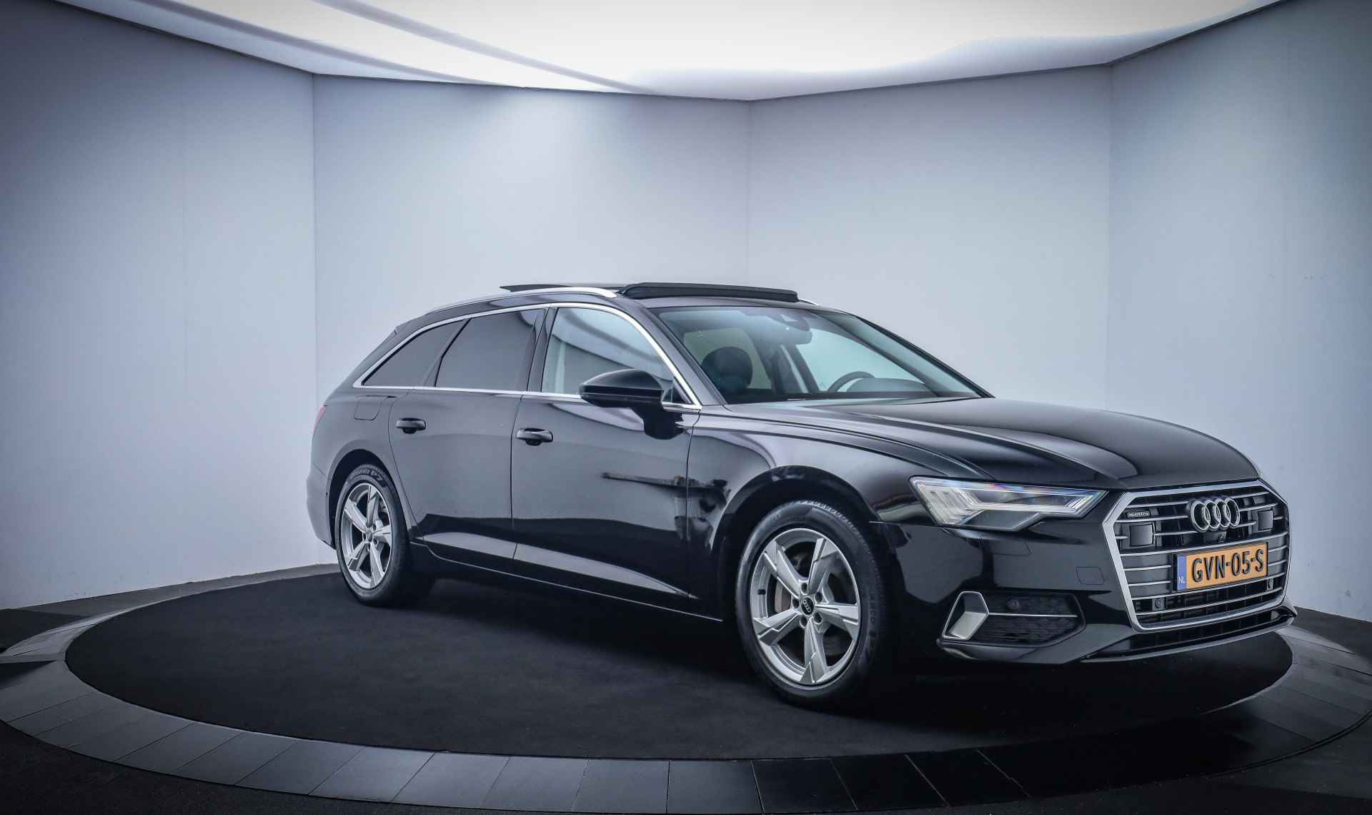 Audi A6 Avant 45TFSi 265Pk QUATTRO SPORT PANO/MATRIX/360 CAM/HEAD UP/CARPLAY/MEMORY/NAVI/BLINDSPOT/STOELVERW/ELEK TREKHAAK/LMV - 3/35