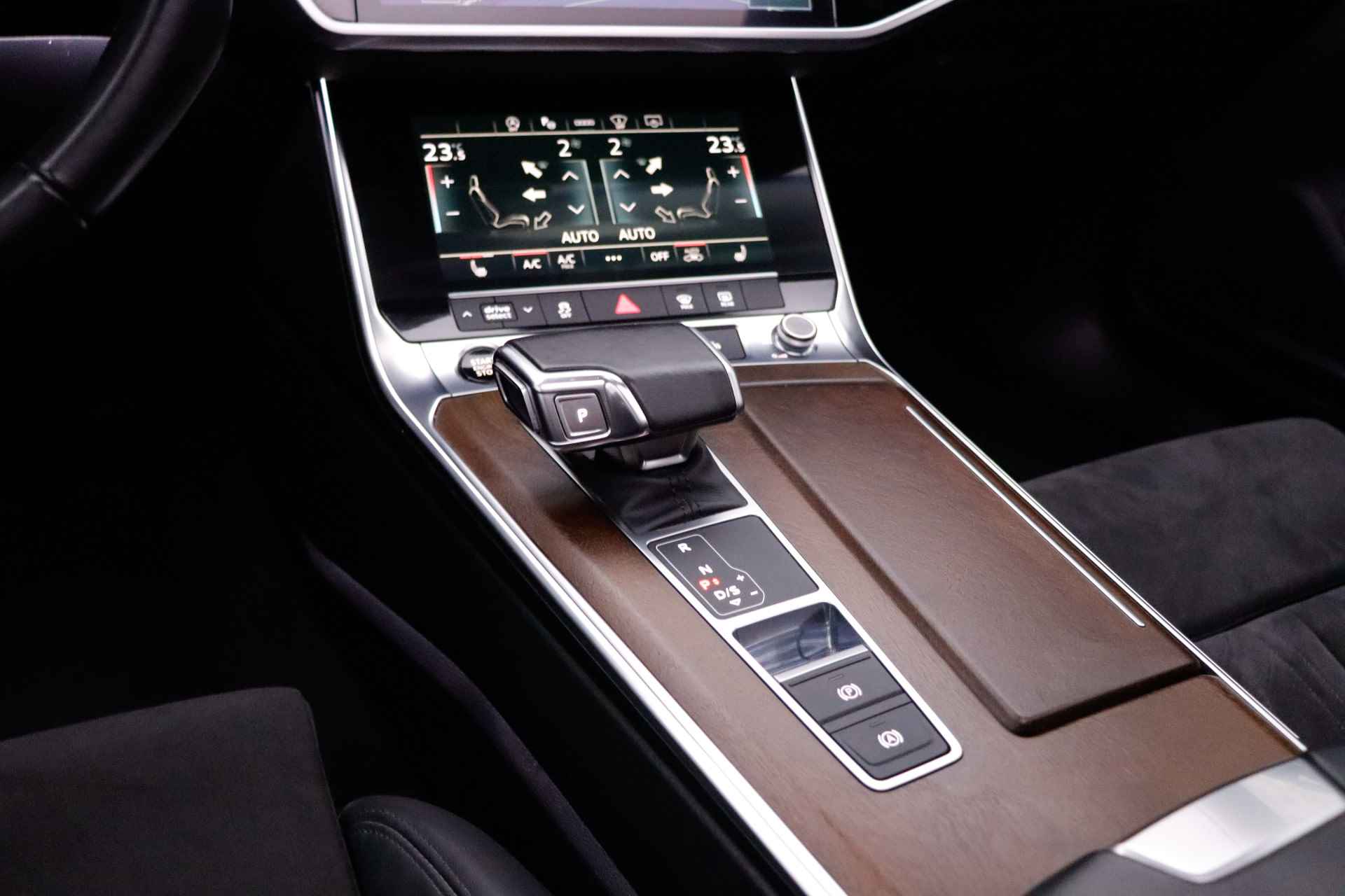 Audi A6 Avant 45TFSi 265Pk QUATTRO SPORT PANO/MATRIX/360 CAM/HEAD UP/CARPLAY/MEMORY/NAVI/BLINDSPOT/STOELVERW/ELEK TREKHAAK/LMV - 21/35