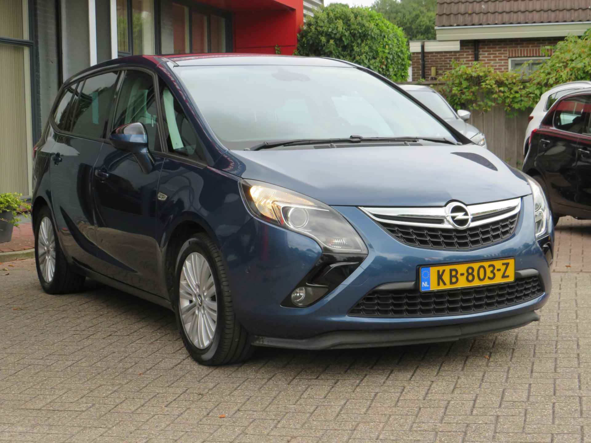 Opel Zafira Tourer 1.4 Cosmo| 140-PK| 7 Persoons| | Clima-Airco | Navigatie | Parkeercamera | Incl. BOVAG Garantie | Lichtmetalen velgen | Dagrijverlichting | - 4/45