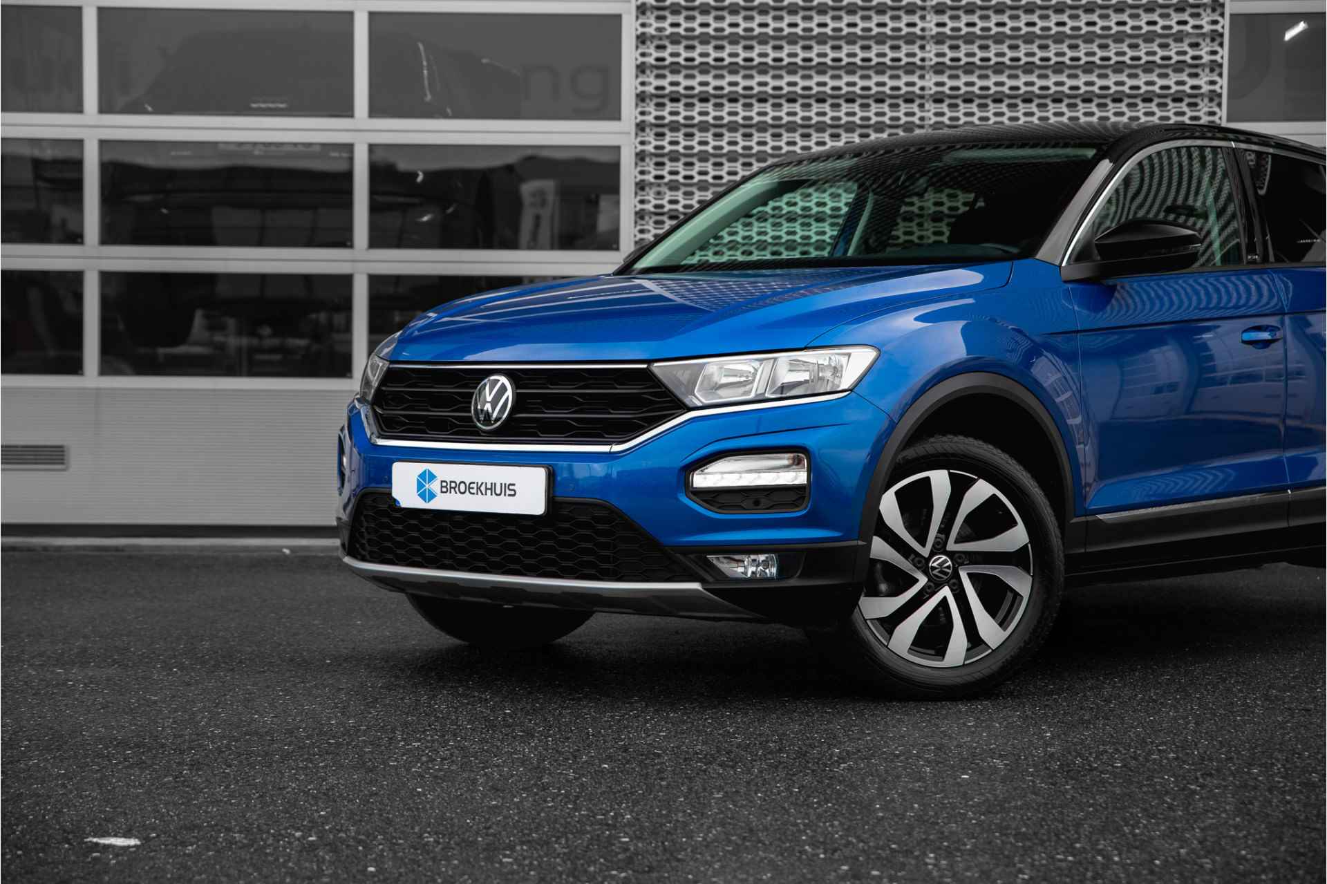 Volkswagen T-Roc 1.5 TSI 150PK DSG | Navi | Apple car Play | PDC V+A - 17/25