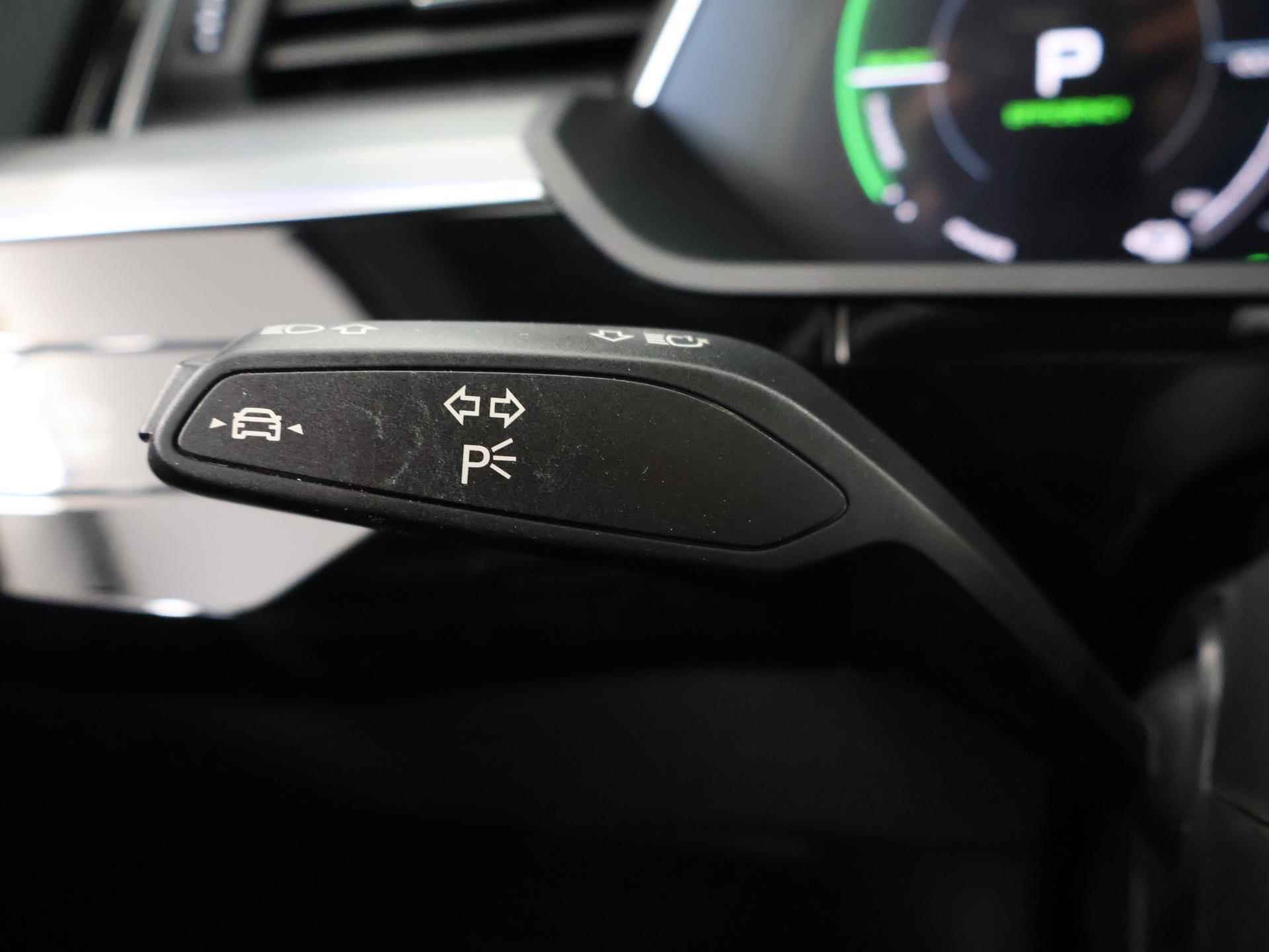 Audi e-tron Sportback 50 quattro S edition 71 kWh | NL Auto | S Line | Panoramadak | Virtual Cockpit | Luchtvering | Stoelverwarming | Adaptieve Cruise control | Privacy glas | LED koplampen | - 30/39