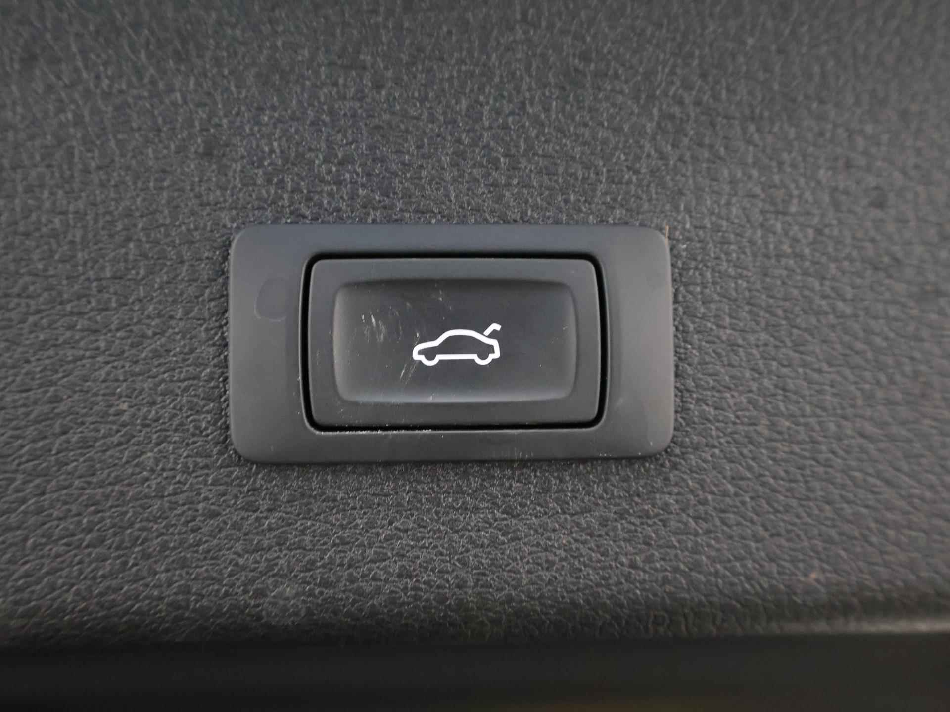 Audi e-tron Sportback 50 quattro S edition 71 kWh | NL Auto | S Line | Panoramadak | Virtual Cockpit | Luchtvering | Stoelverwarming | Adaptieve Cruise control | Privacy glas | LED koplampen | - 36/39