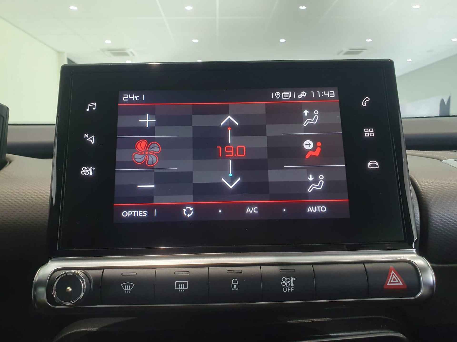 Citroen C4 Cactus 1.2 PureTech Shine | AUTOMAAT | Navigatie | Achteruitrijcamera | Apple Carplay/Android Auto - 10/24