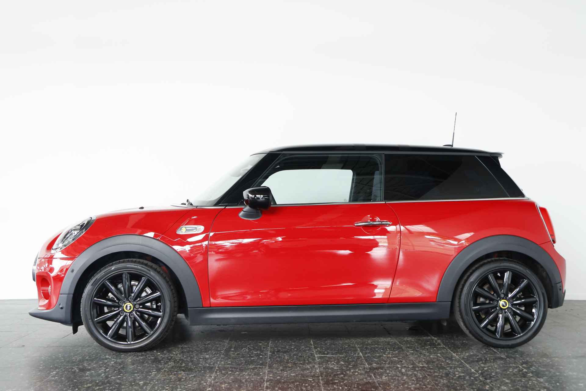 MINI Mini Electric SE MINI Yours 33 kWh / Leder / HUD / Navi / Harmankardon - 30/30