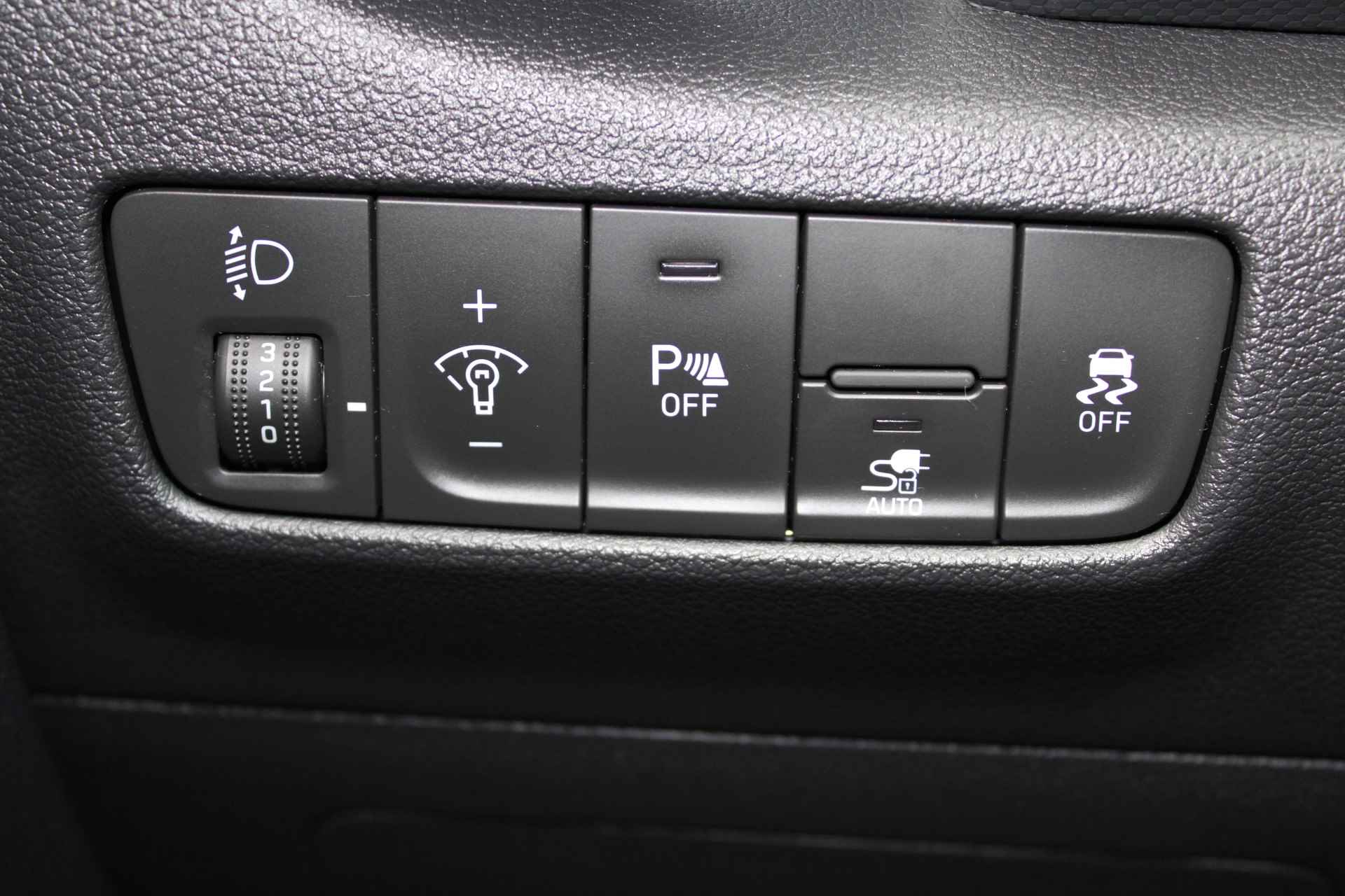 Hyundai KONA Electric 39 kWh 136pk Comfort Automaat | € 2.000,- Subsidie | Climate | Camera | Keyless | NL. Auto | Full Led | Navigatie | Krell Audio - 16/27