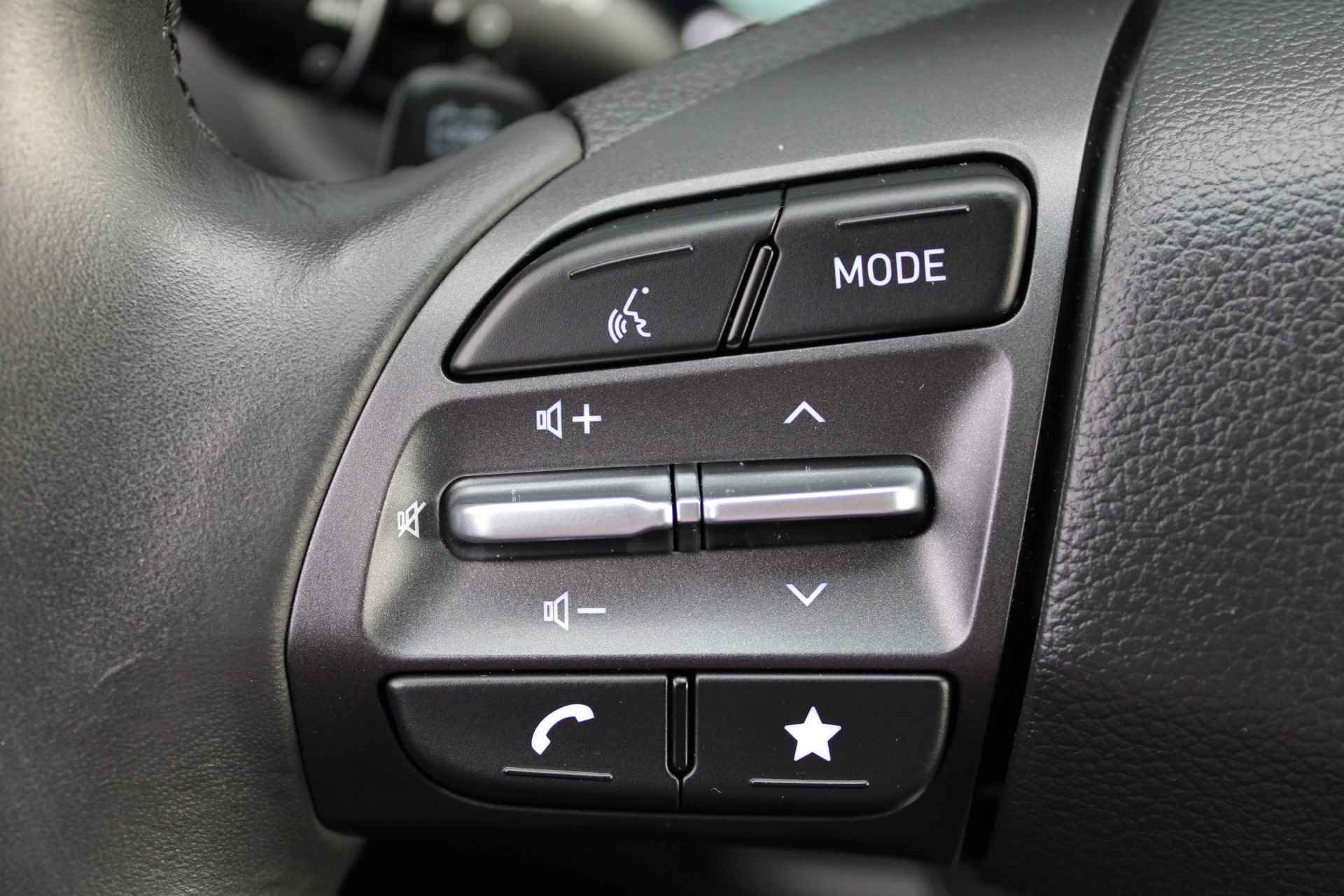 Hyundai KONA Electric 39 kWh 136pk Comfort Automaat | € 2.000,- Subsidie | Climate | Camera | Keyless | NL. Auto | Full Led | Navigatie | Krell Audio - 18/27